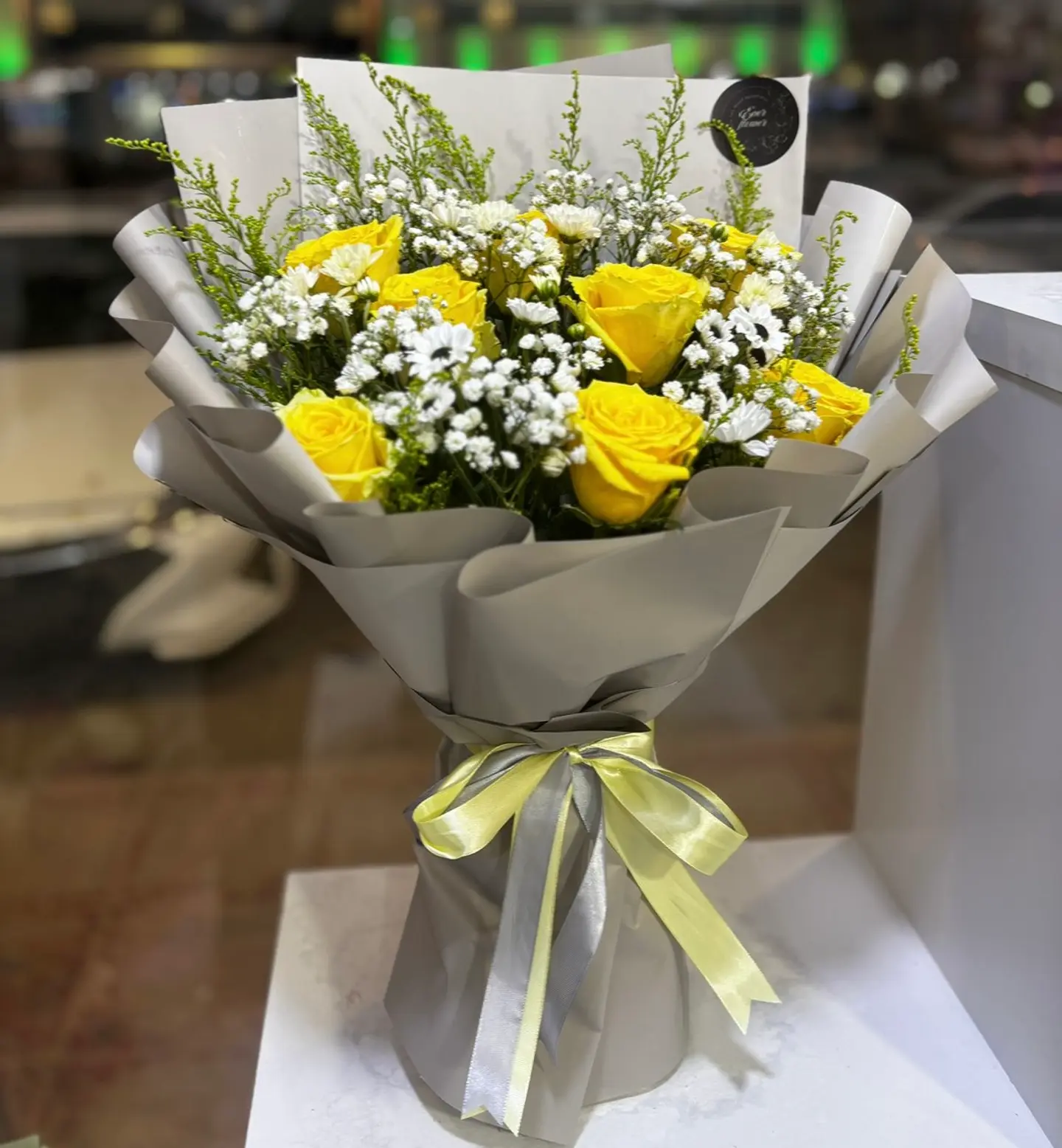 رقة المشاعر والورود بعبير التقدير الواضح