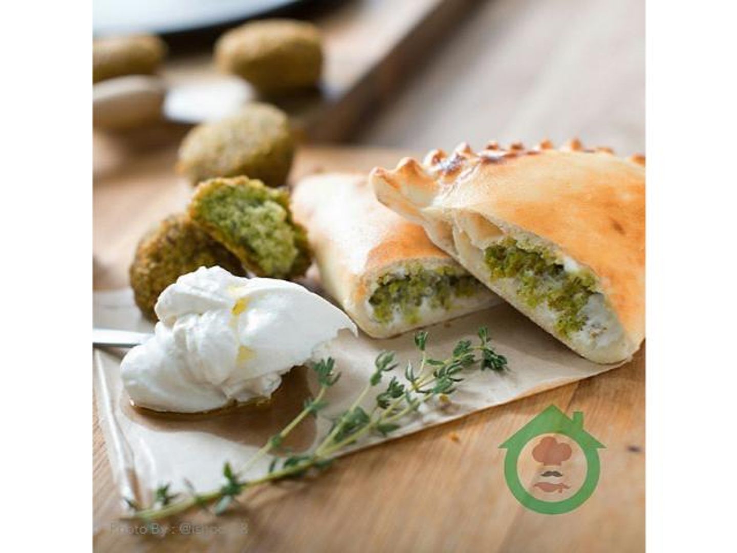 فطائر لبنة بالفلافل