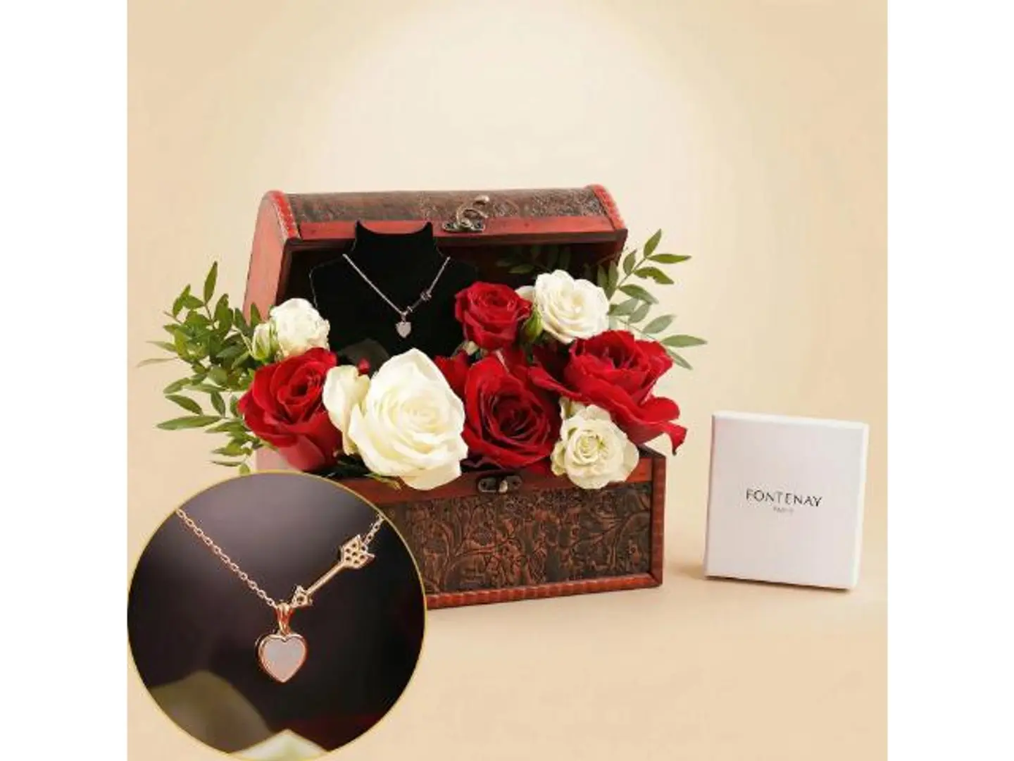 عقد فونتناي قلب وسهم مع بوكس ورد جوري