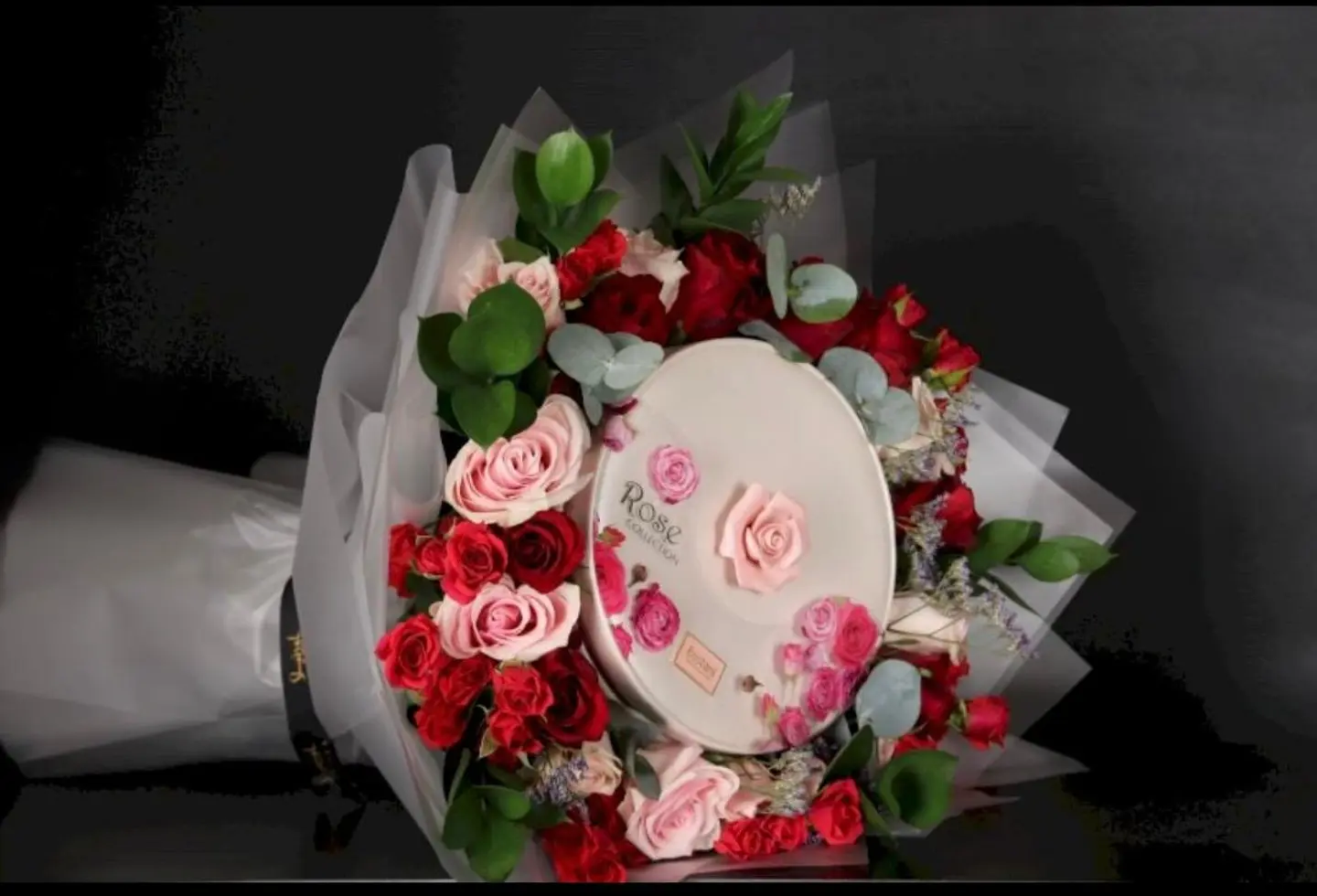 تنسيق ورد مع شوكلاتة بستاني 23