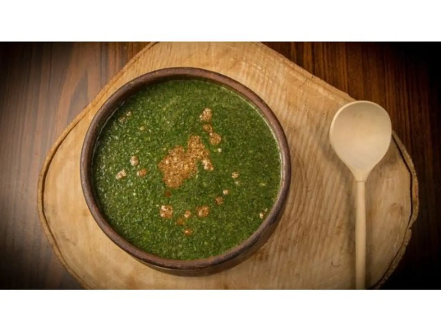 Mulukhiyah With Garlic Sauce