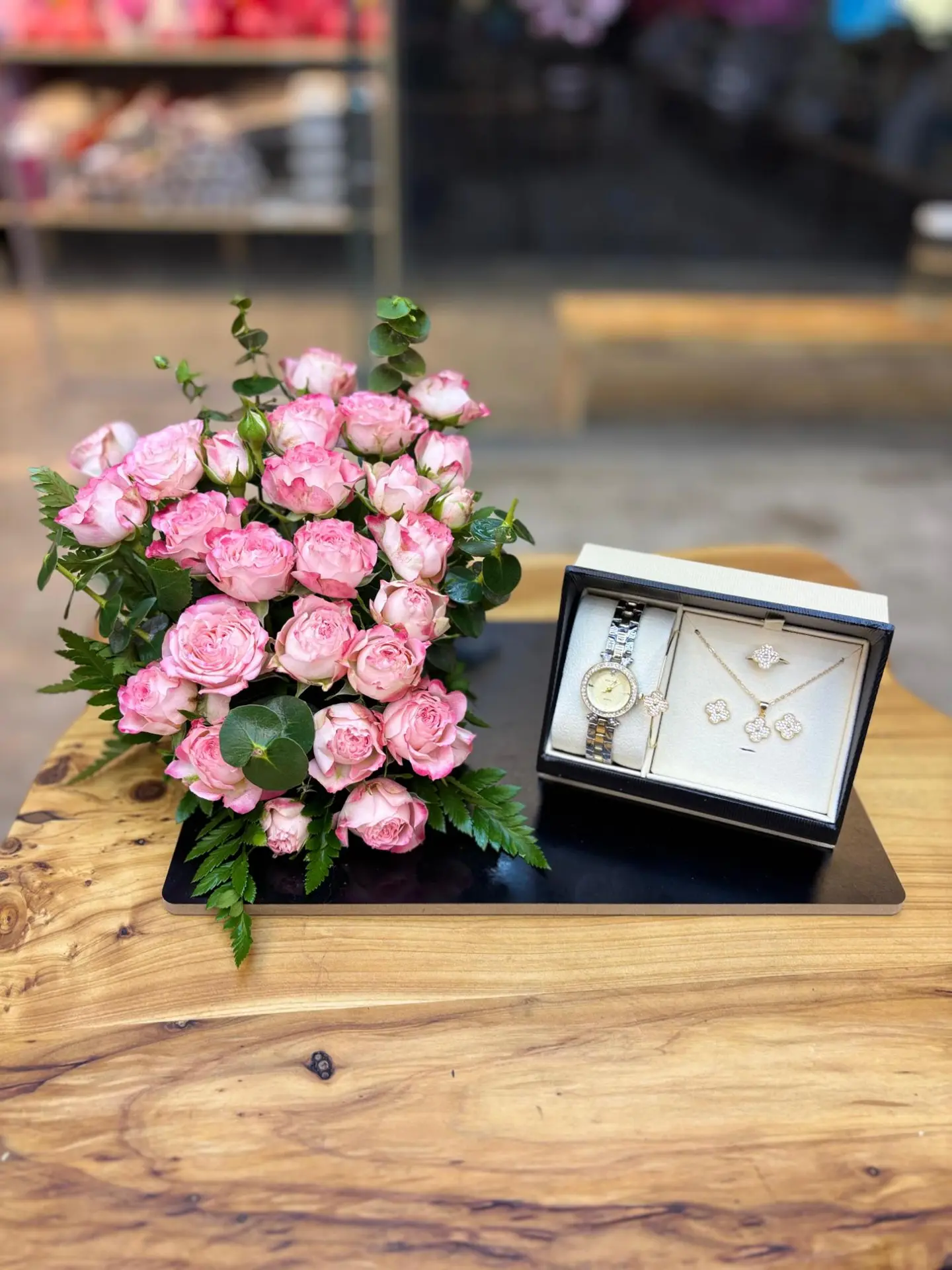 ستاند ساعة نسائي 4