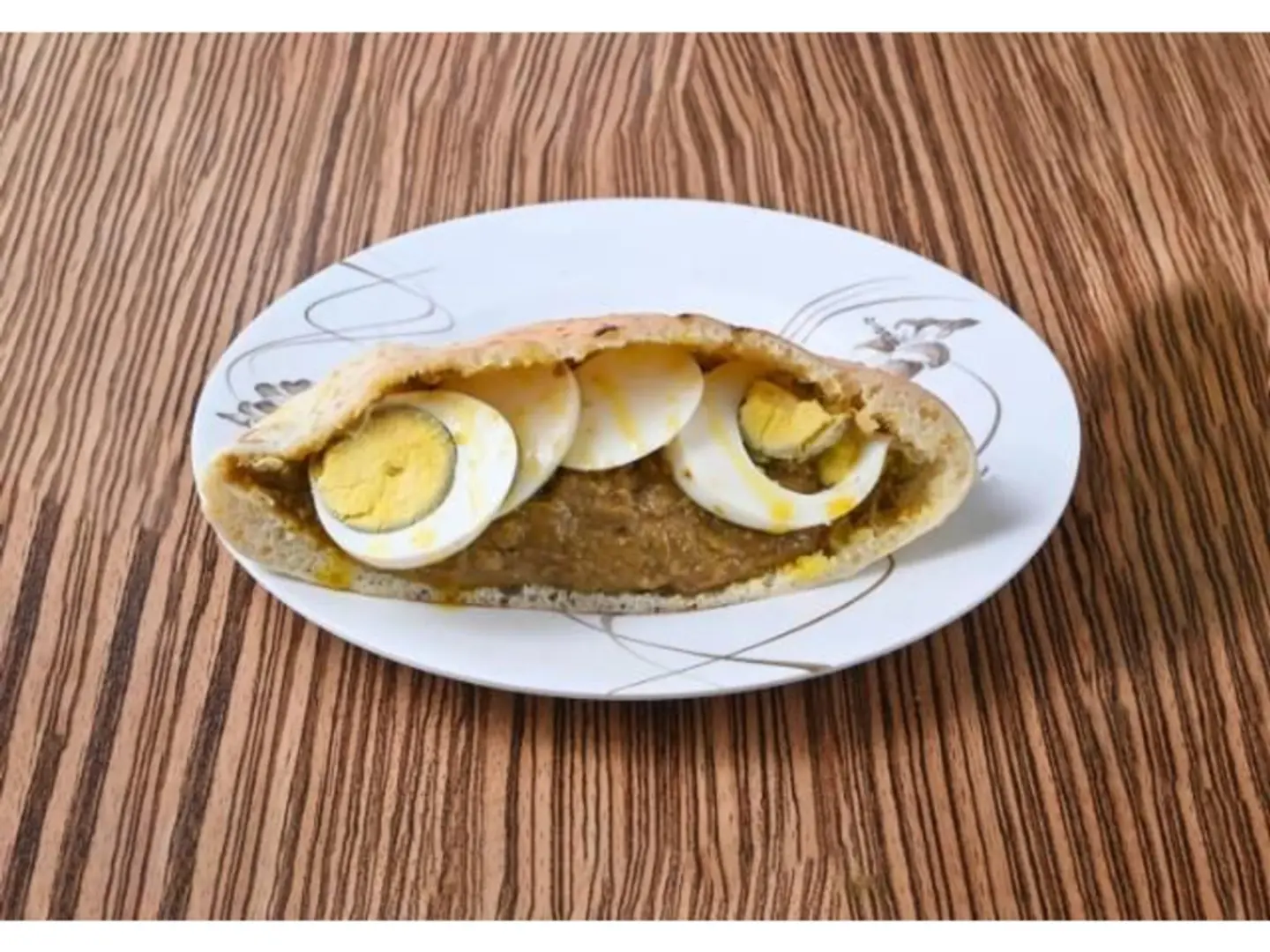 ساندوتش فول بالبيض