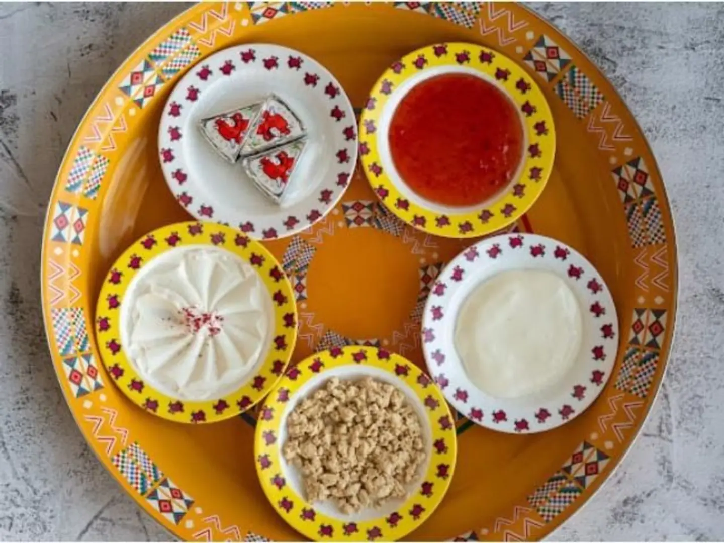 صحن لبنة زعتر