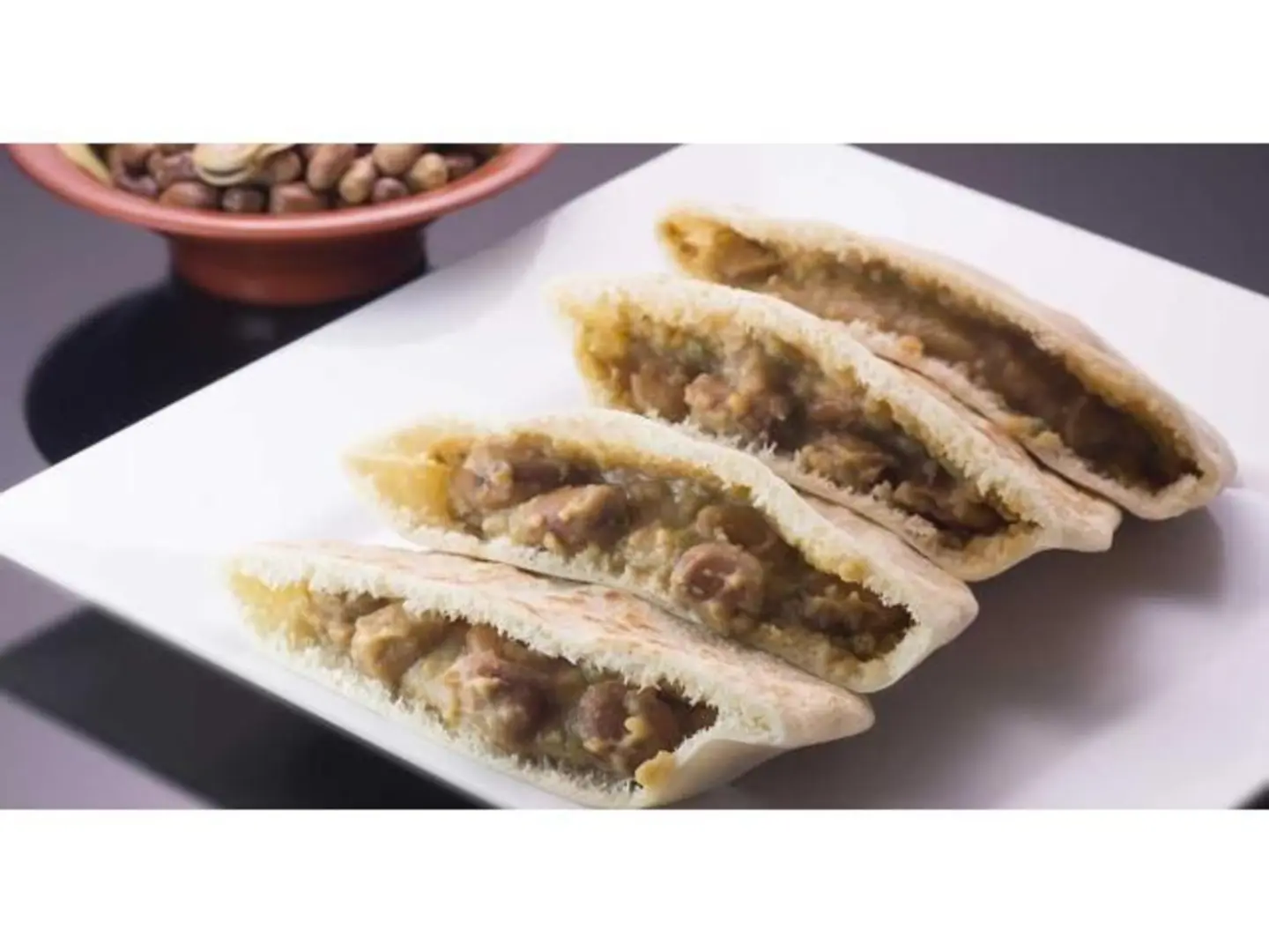 Foul With Lemon And Safflower Sandwich