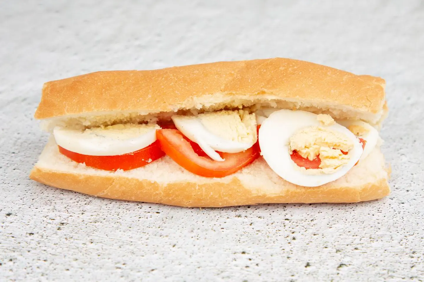 ساندوتش بيض مسلوق