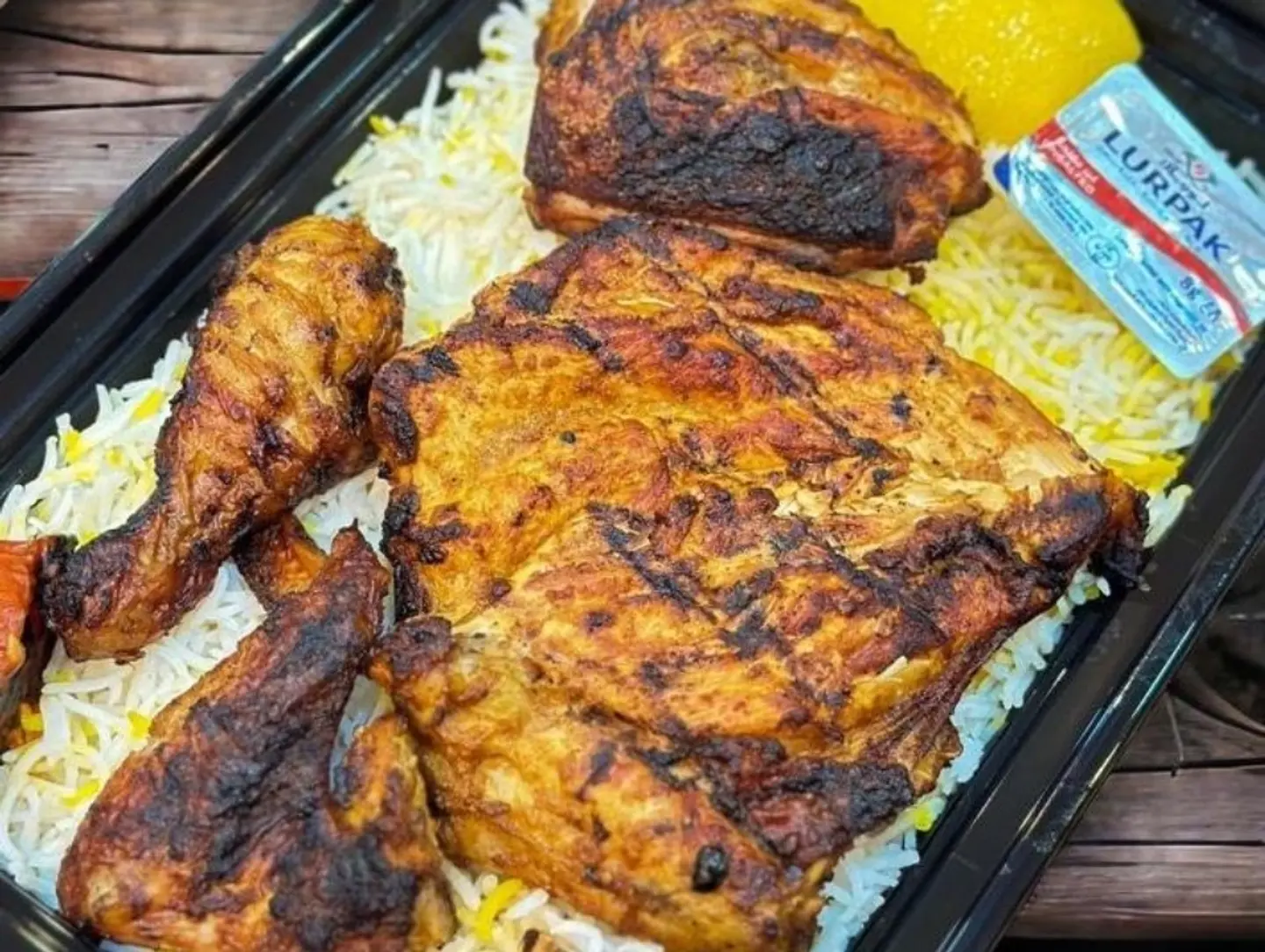 دجاج بالعظم مشوي مع الرز