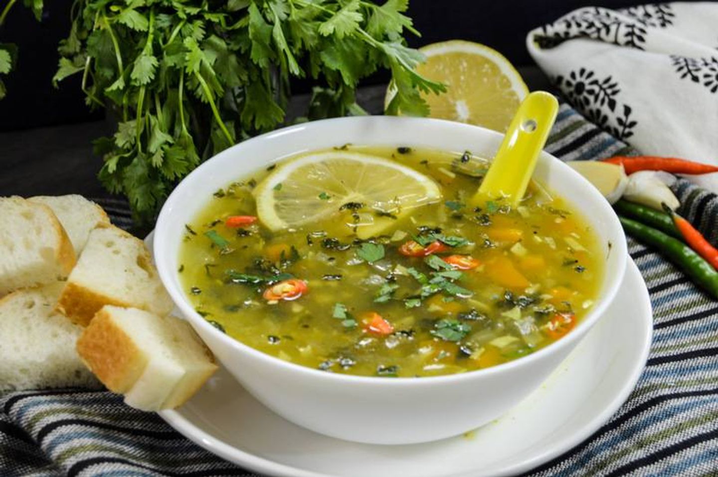 شوربة خضار بالليمون والكزبرة
