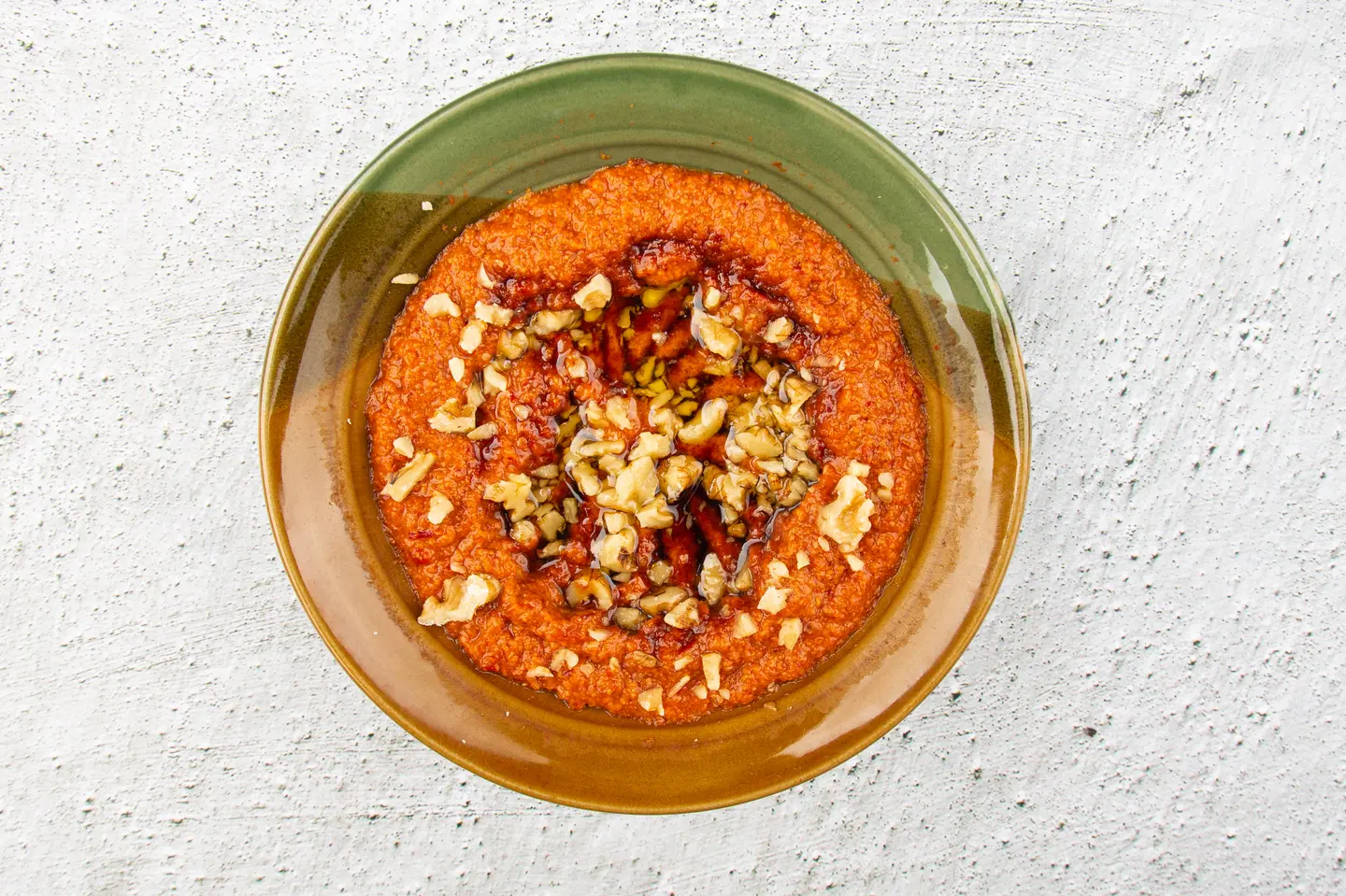 سلطة محمرة