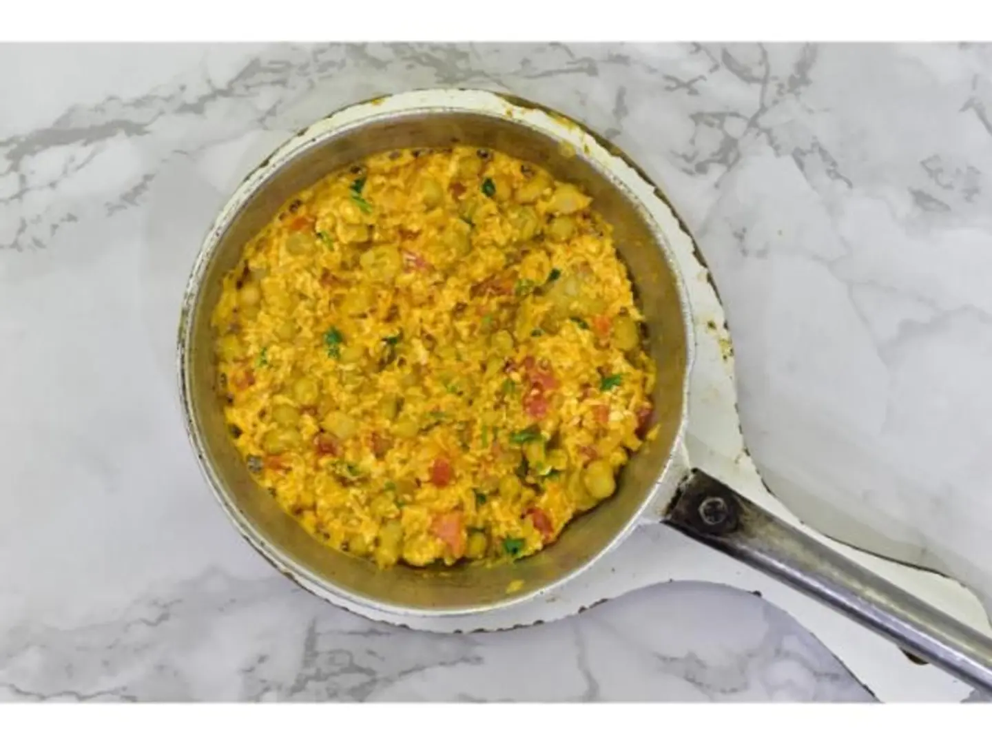 Green Peas With Eggs