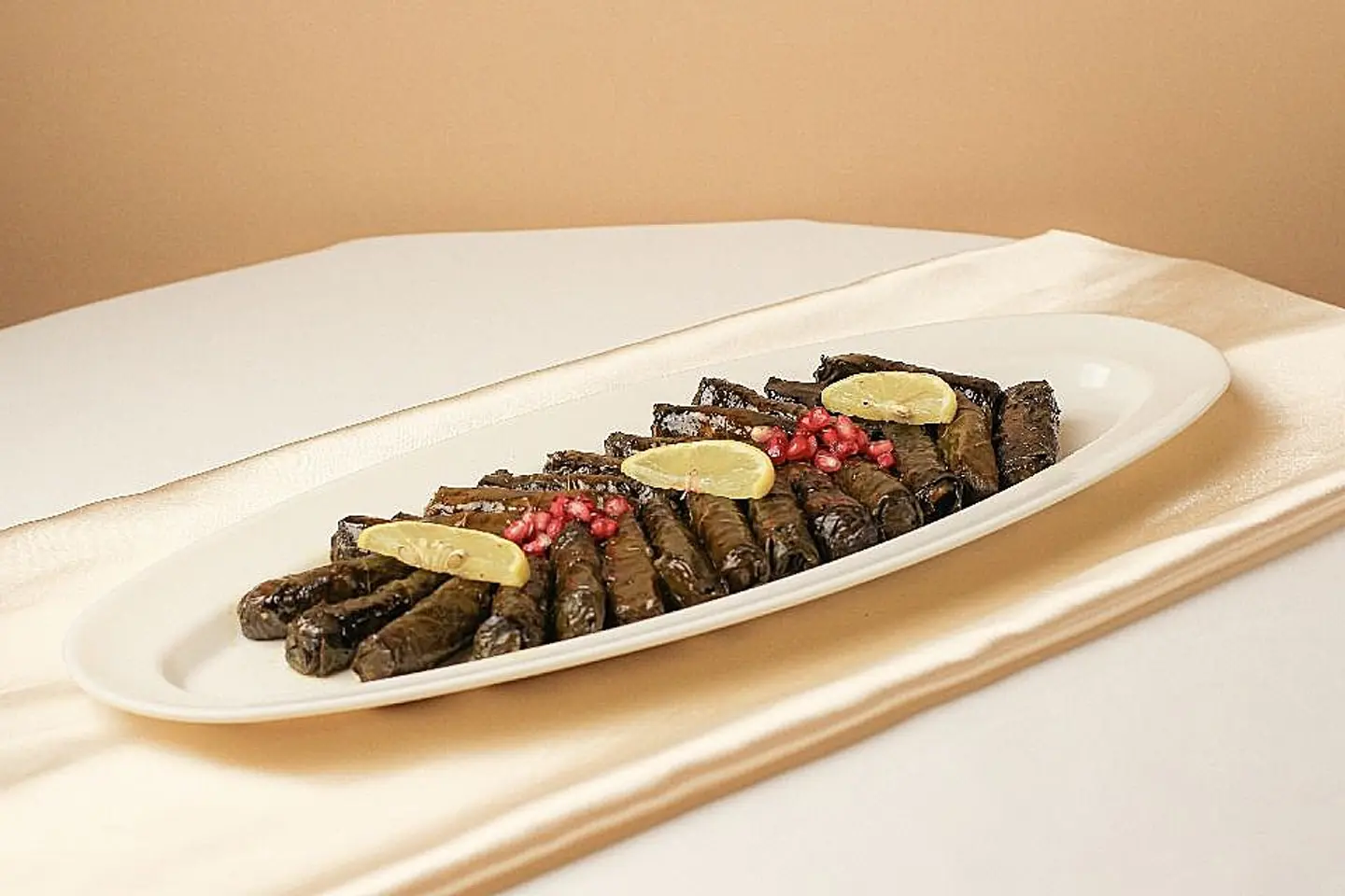 صحن ورق عنب عادي وسط