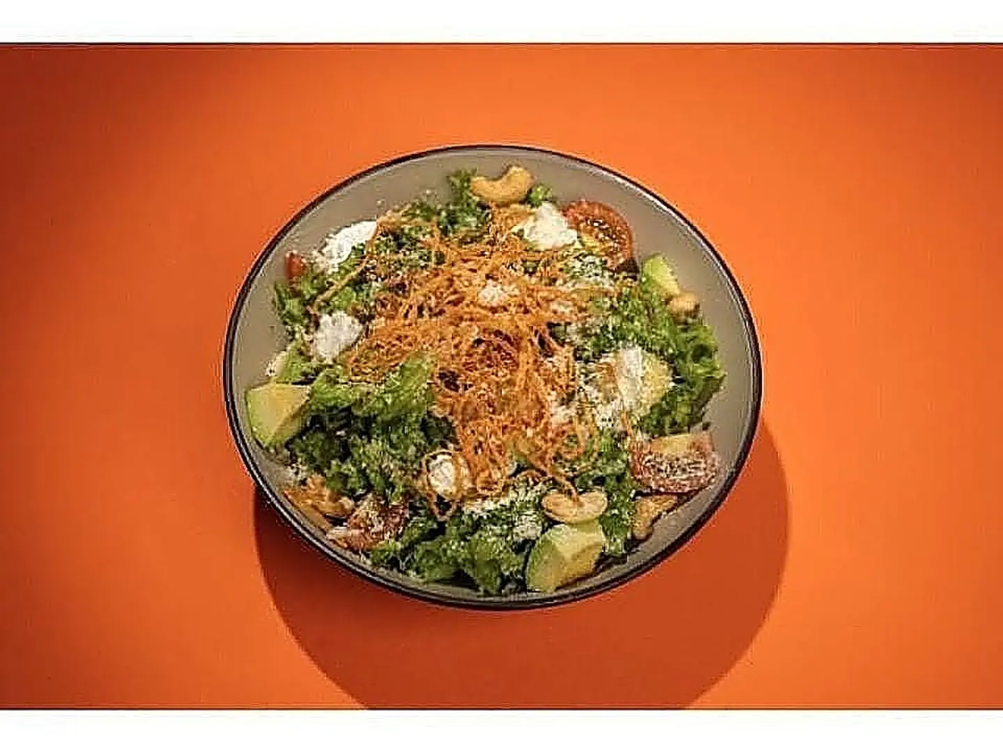 سلطة مونيكا