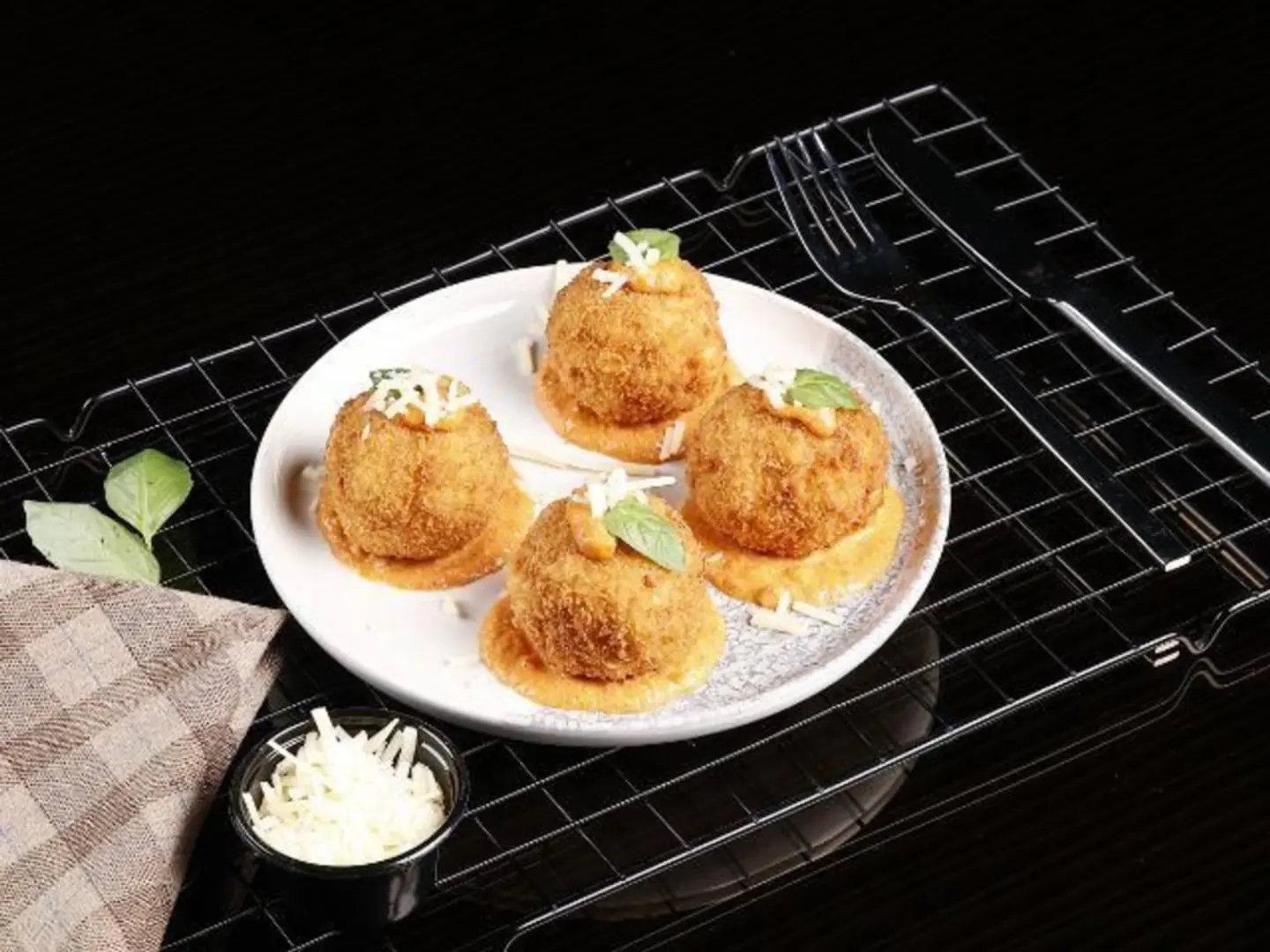 كرات الماكرونة والجبن