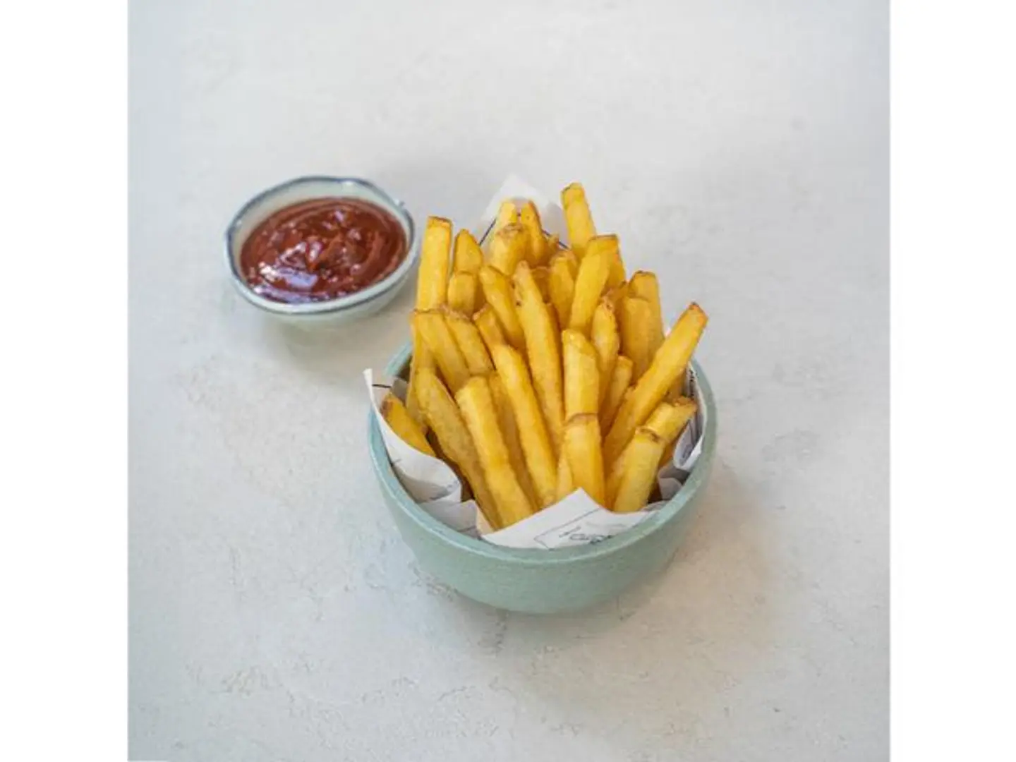 بطاطس مقلية سميكة