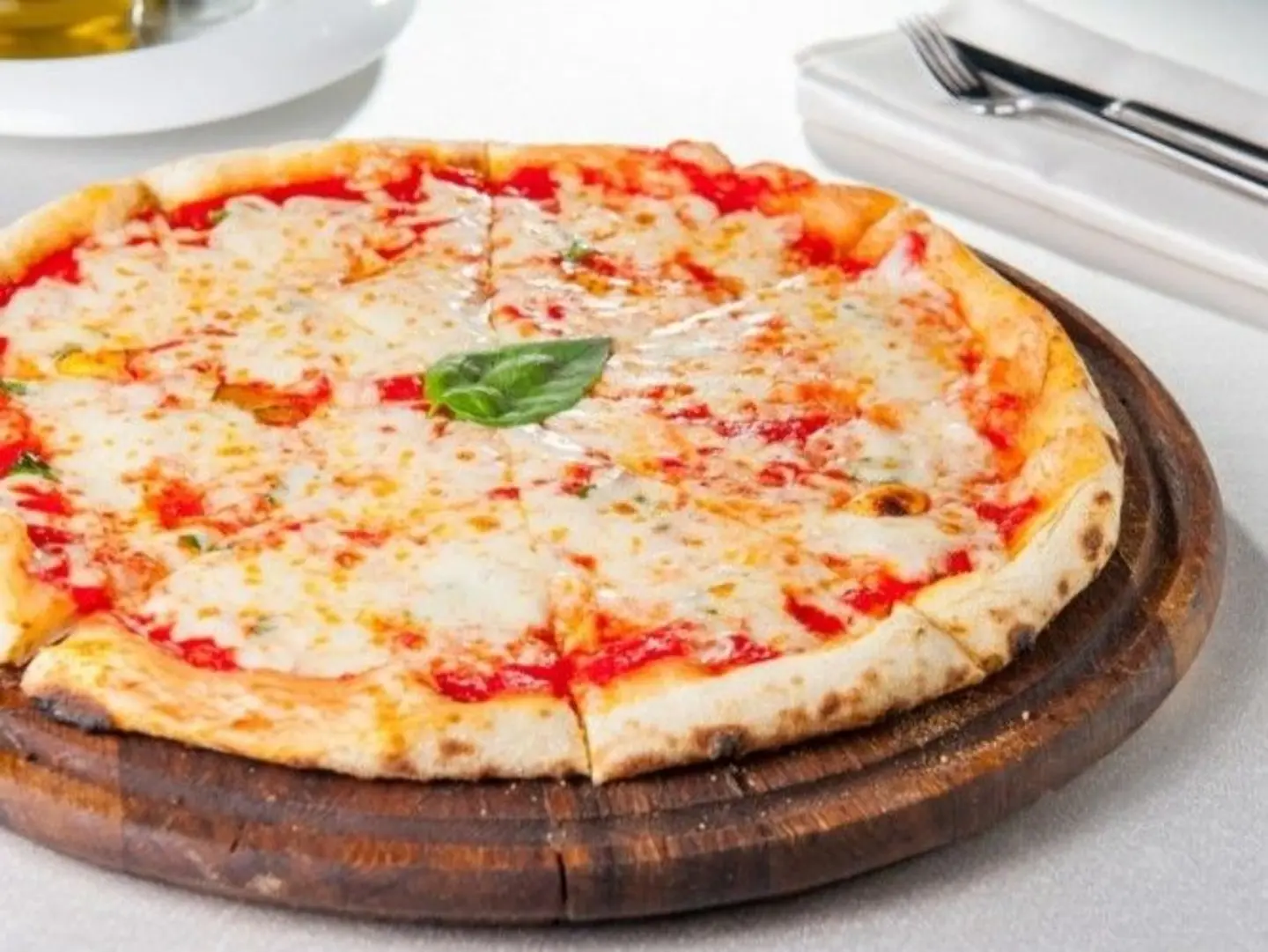 Medium Pizza Stuffed With Mozzarella Cheese