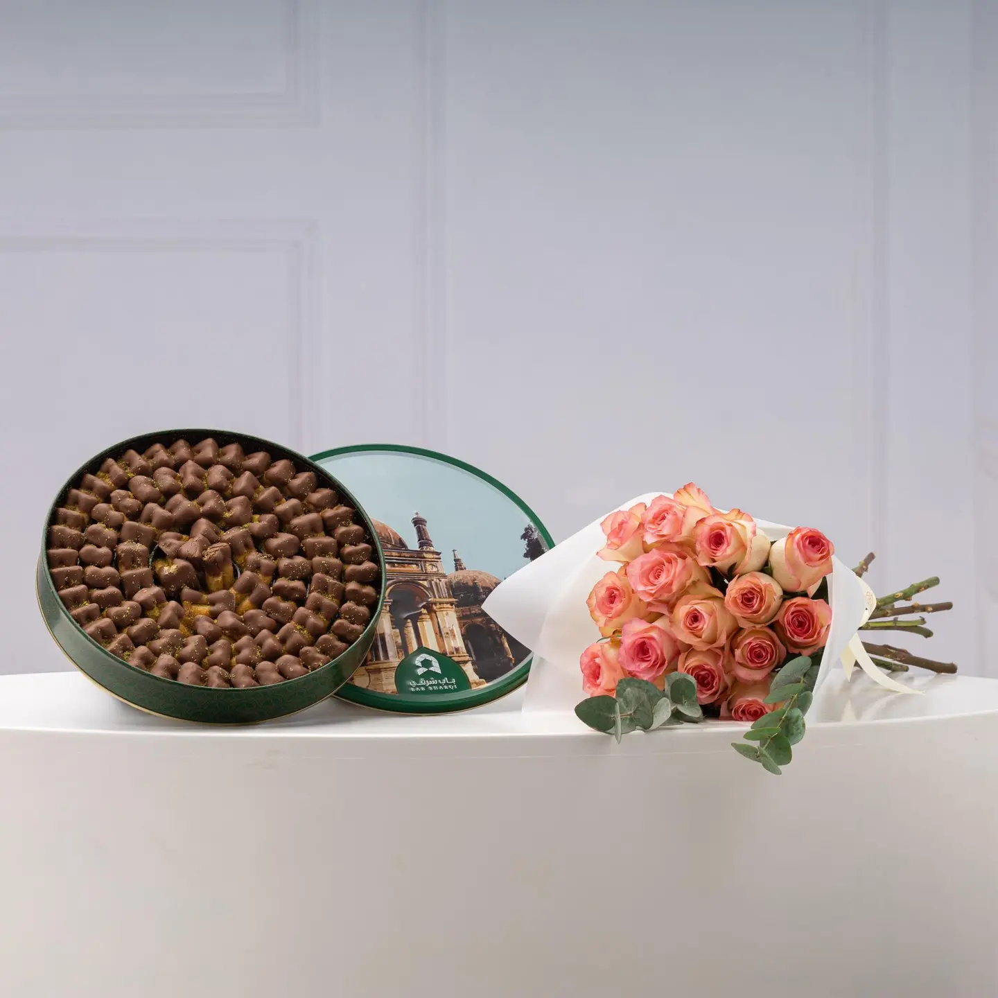 بوكيه ورد الجوري الناعمة مع شوكولاتة - فلاوورد راقي