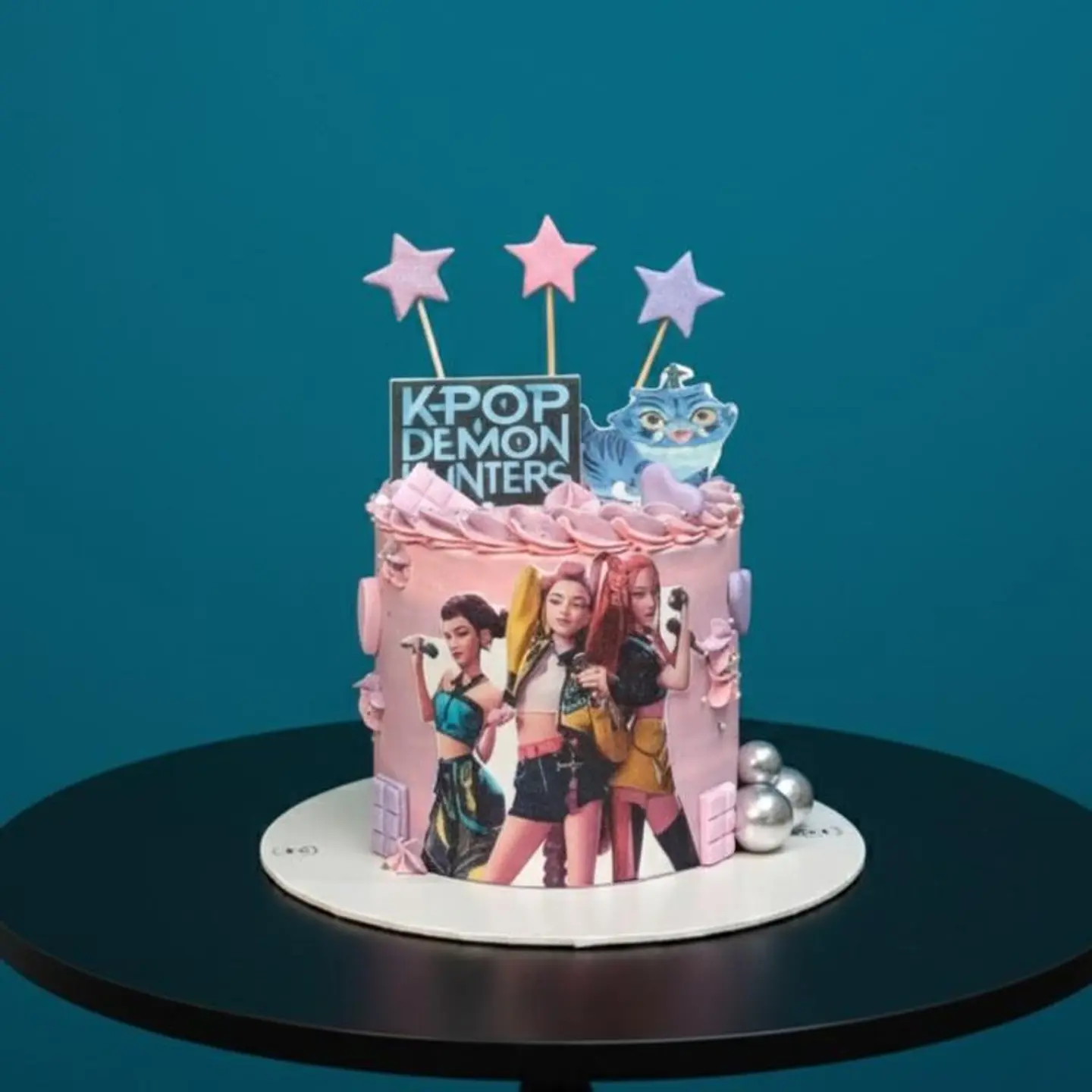 Kpop Demon Hunter Cake