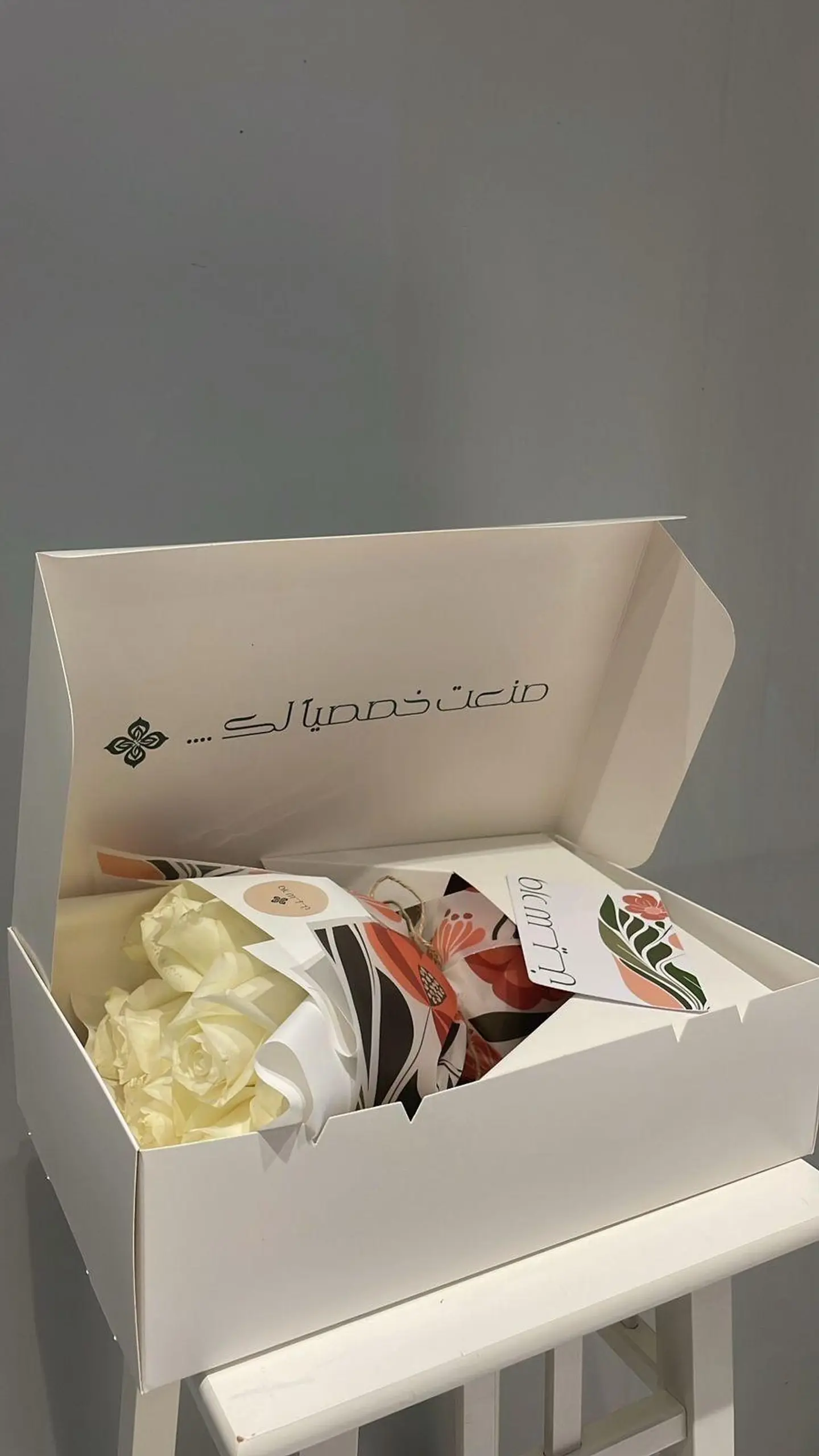 White Scene Rose Box