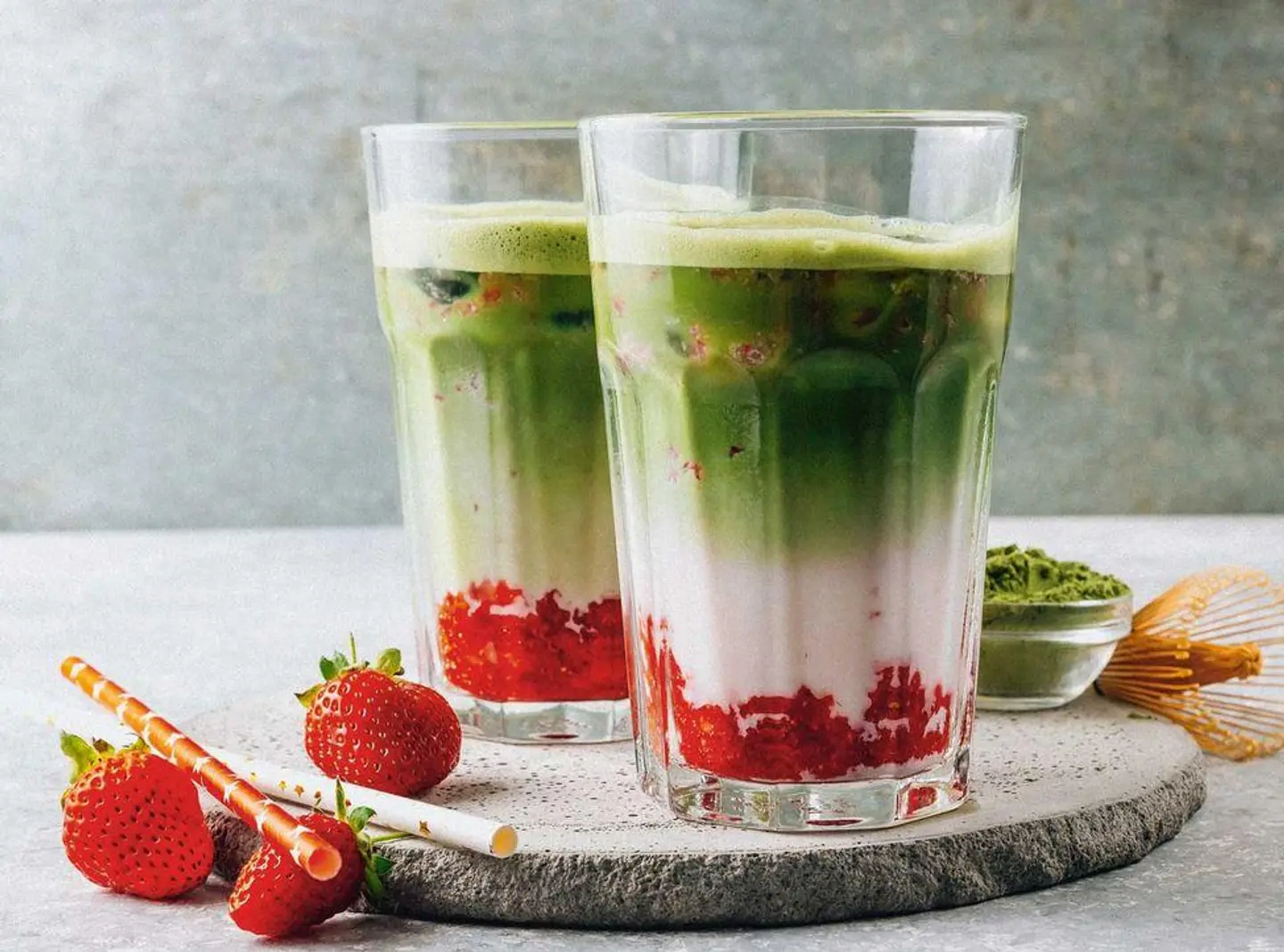 ماتشا بالفراولة