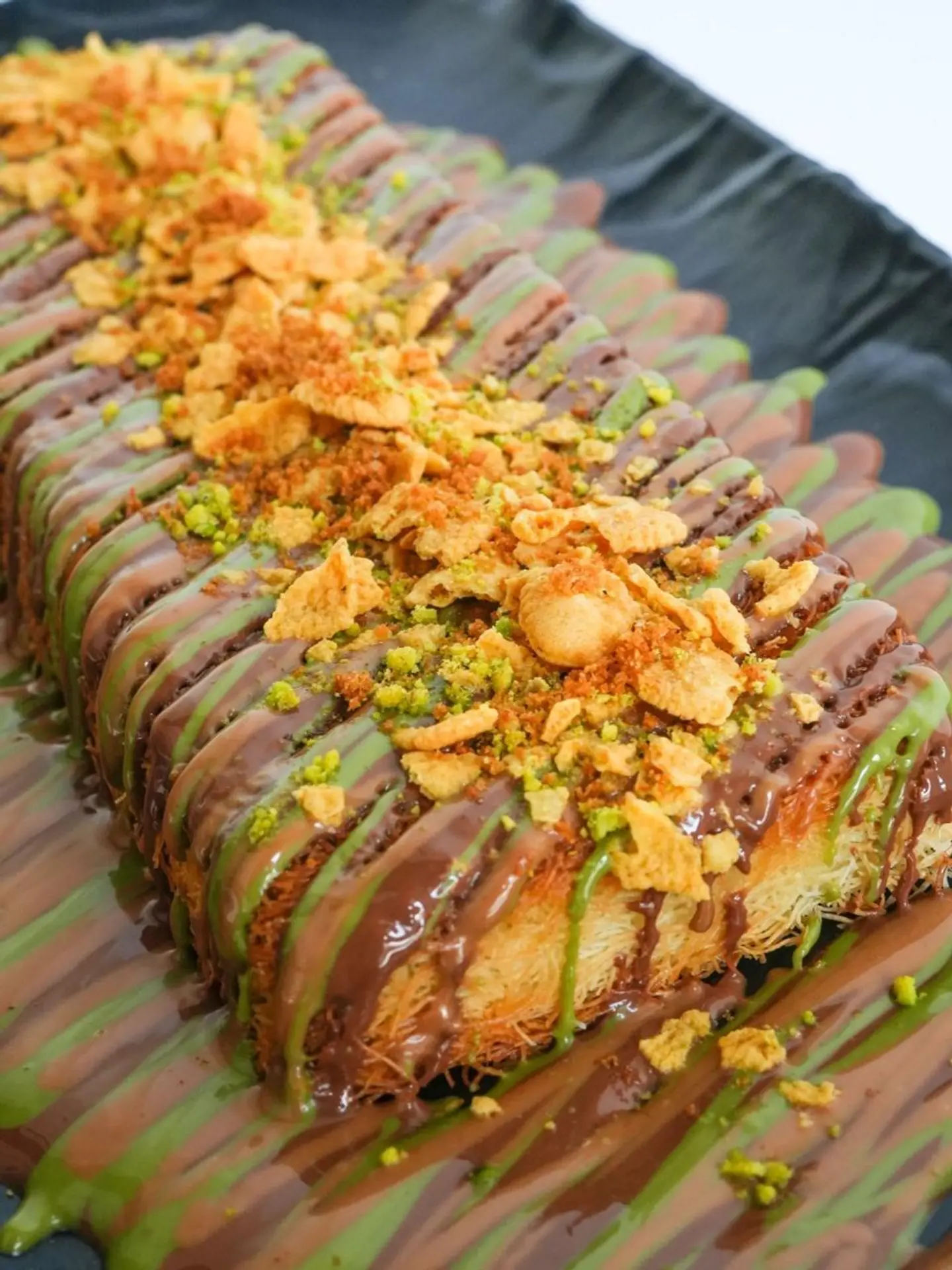 Kunafah Rectangle With Cream And Mixed Sauce