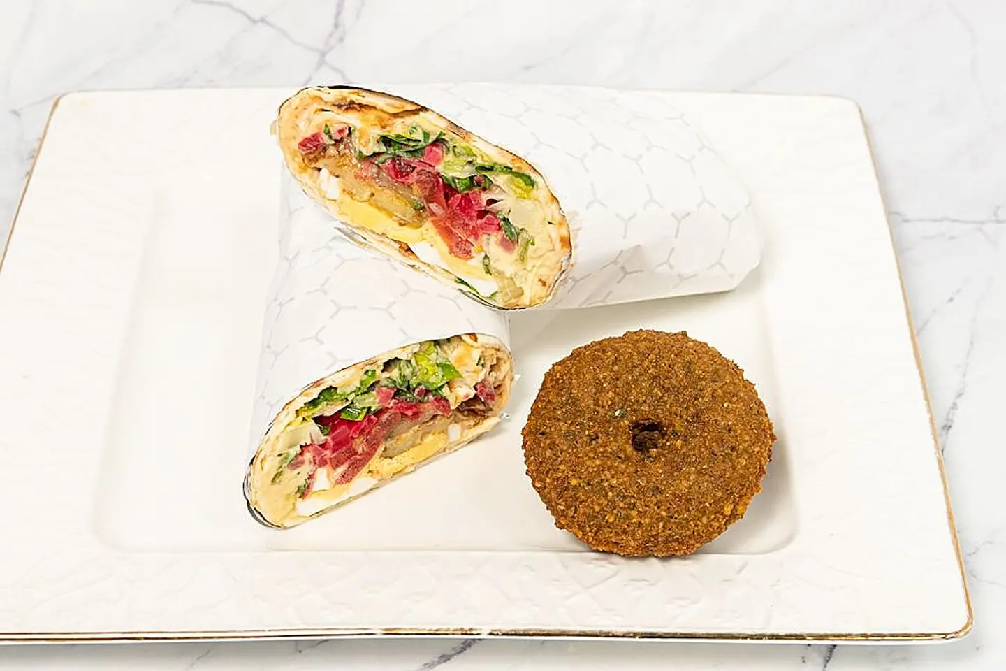 ساندويش فلافل خبز عربي