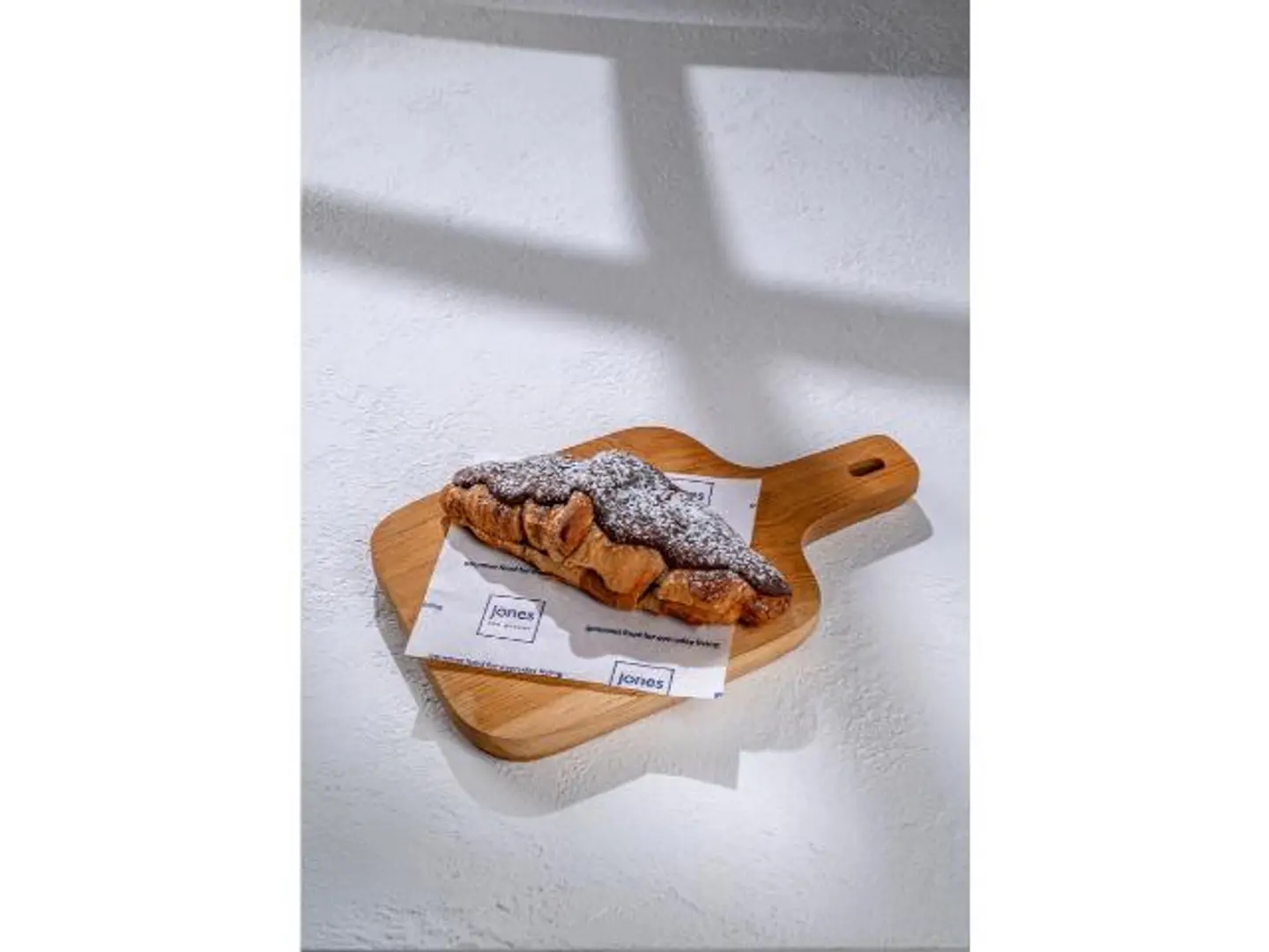 كرواسون بحشوة براوني الشوكولاتة الداكنة