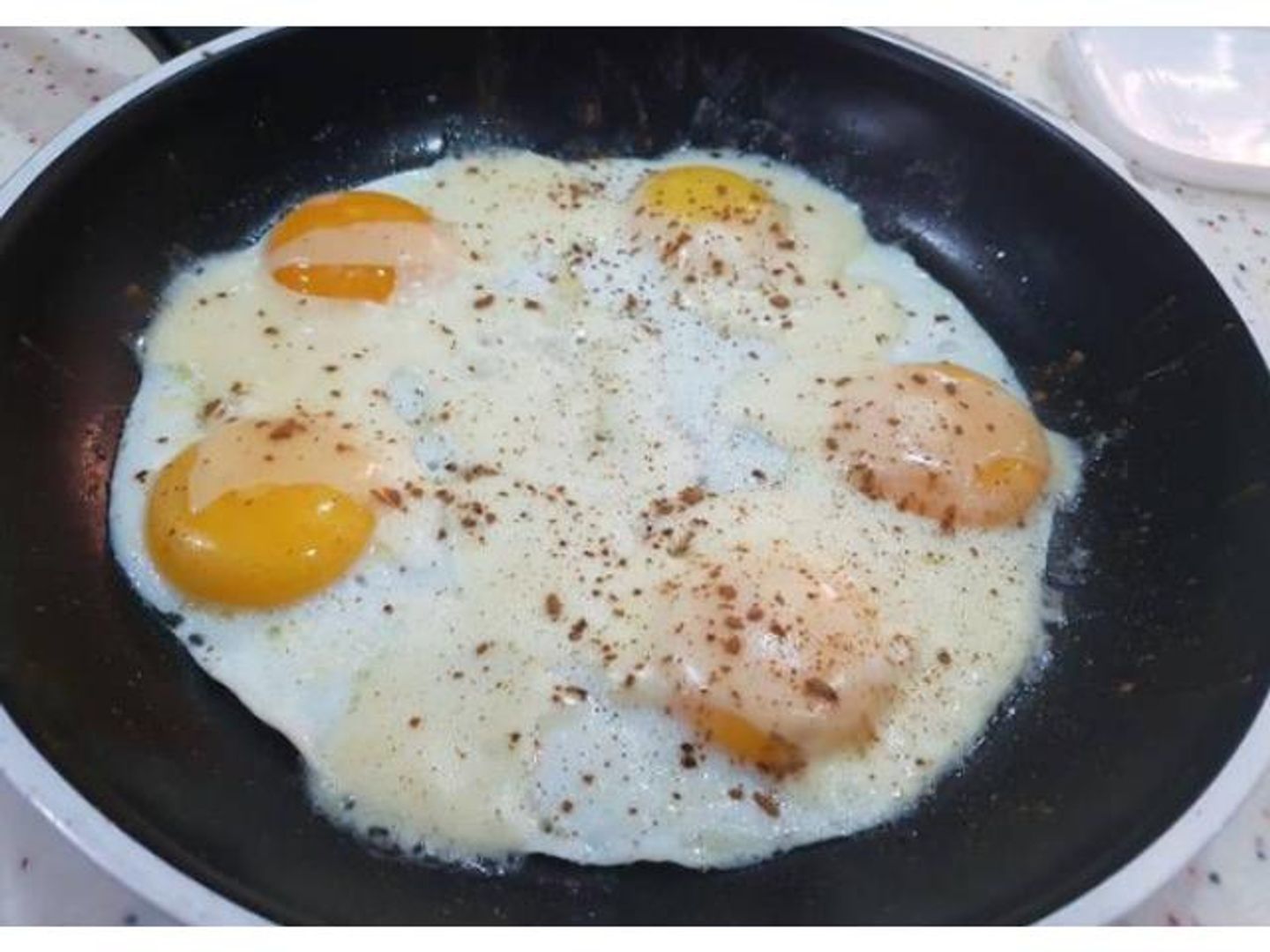 بيض جبن