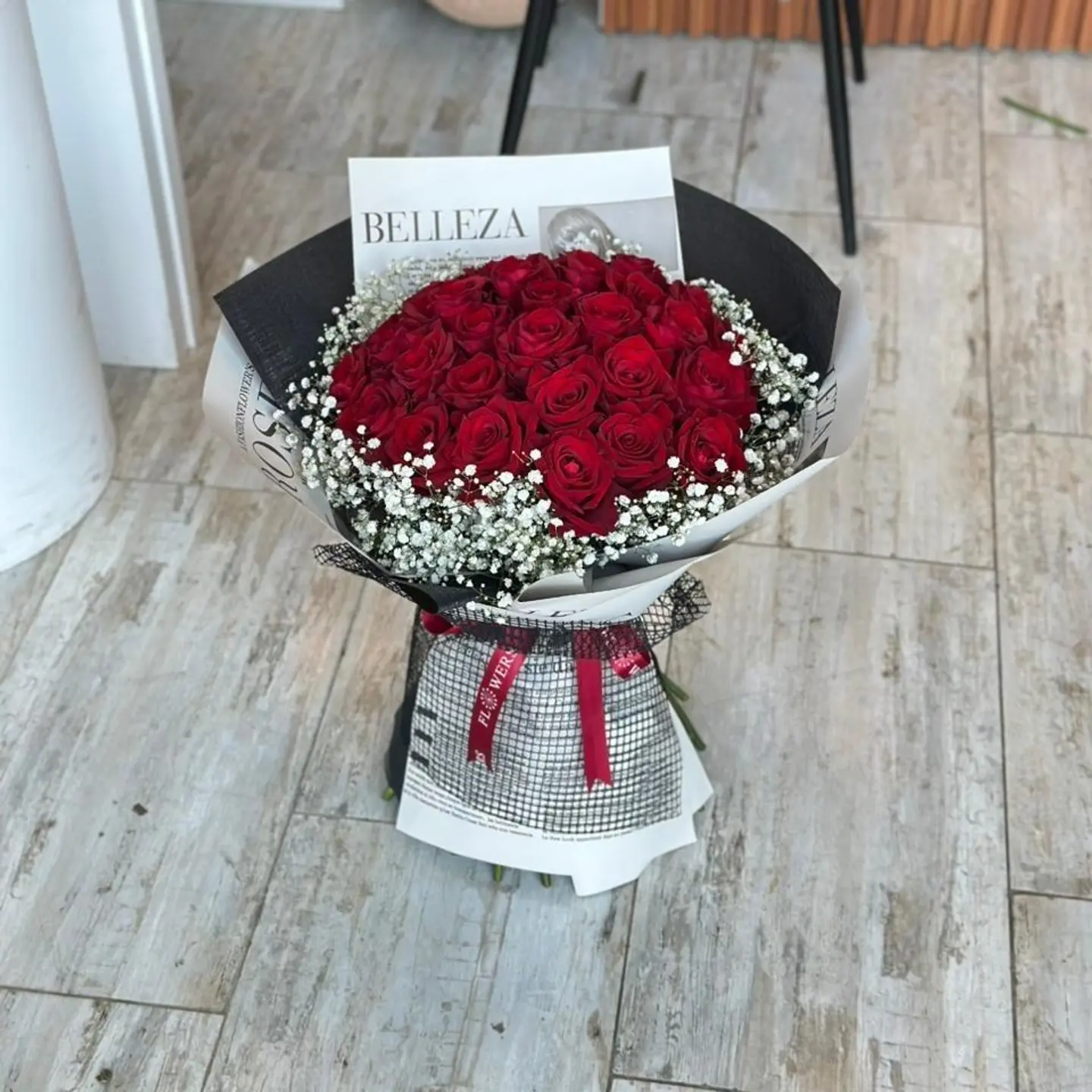 30 Roses Love Package