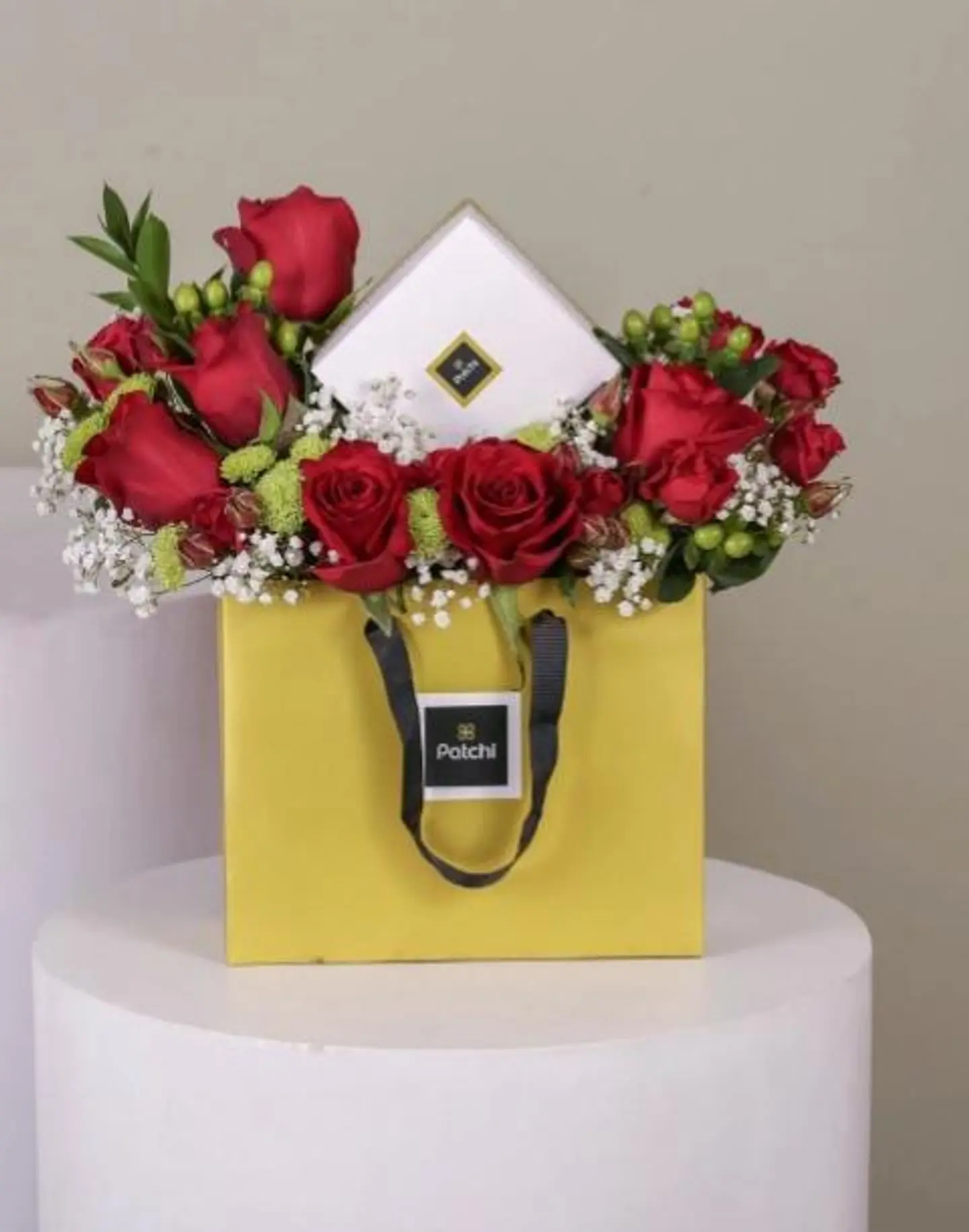 Quarter Kilo Patch Chocolate With Roses Formation