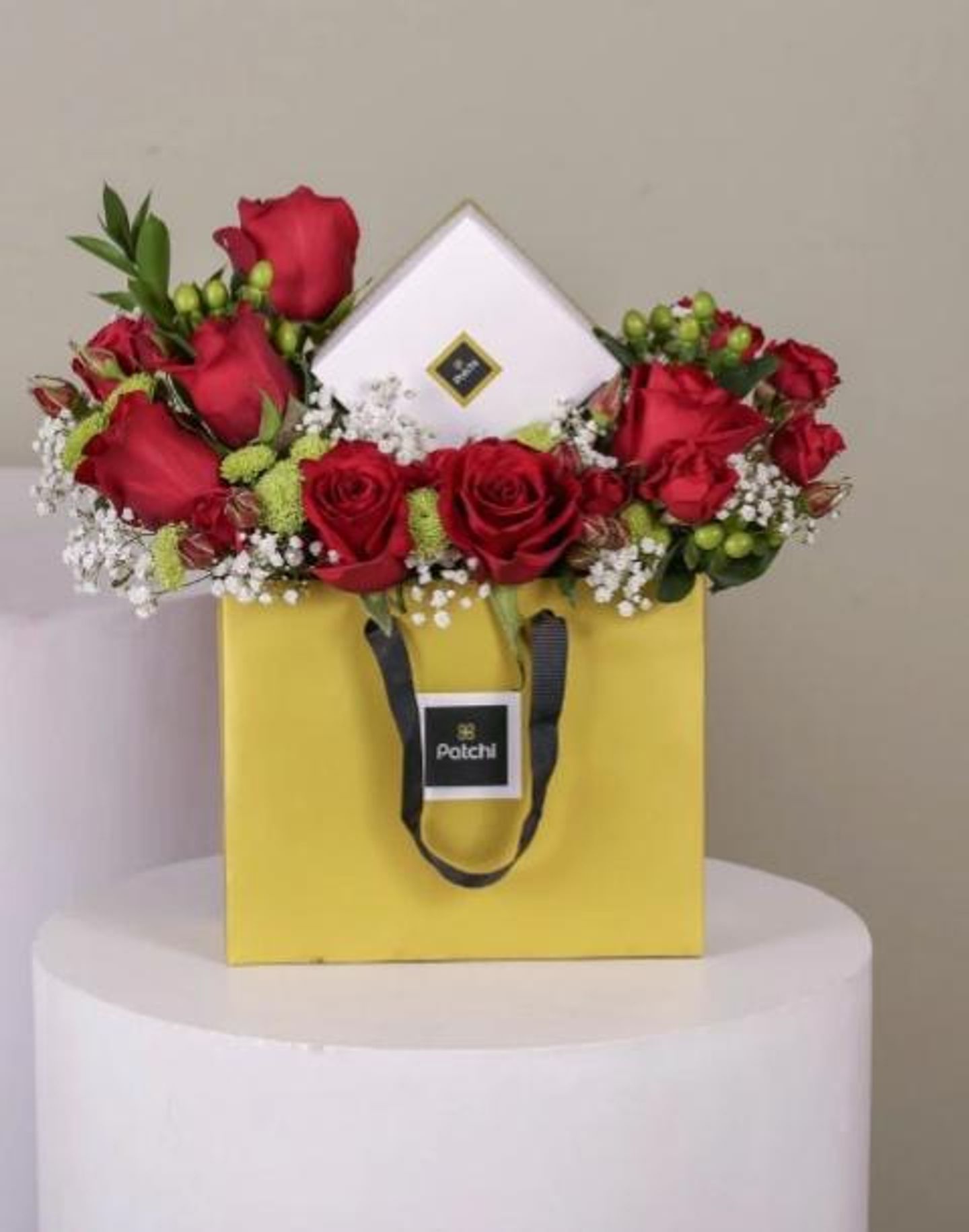 Quarter Kilo Patch Chocolate With Roses Formation