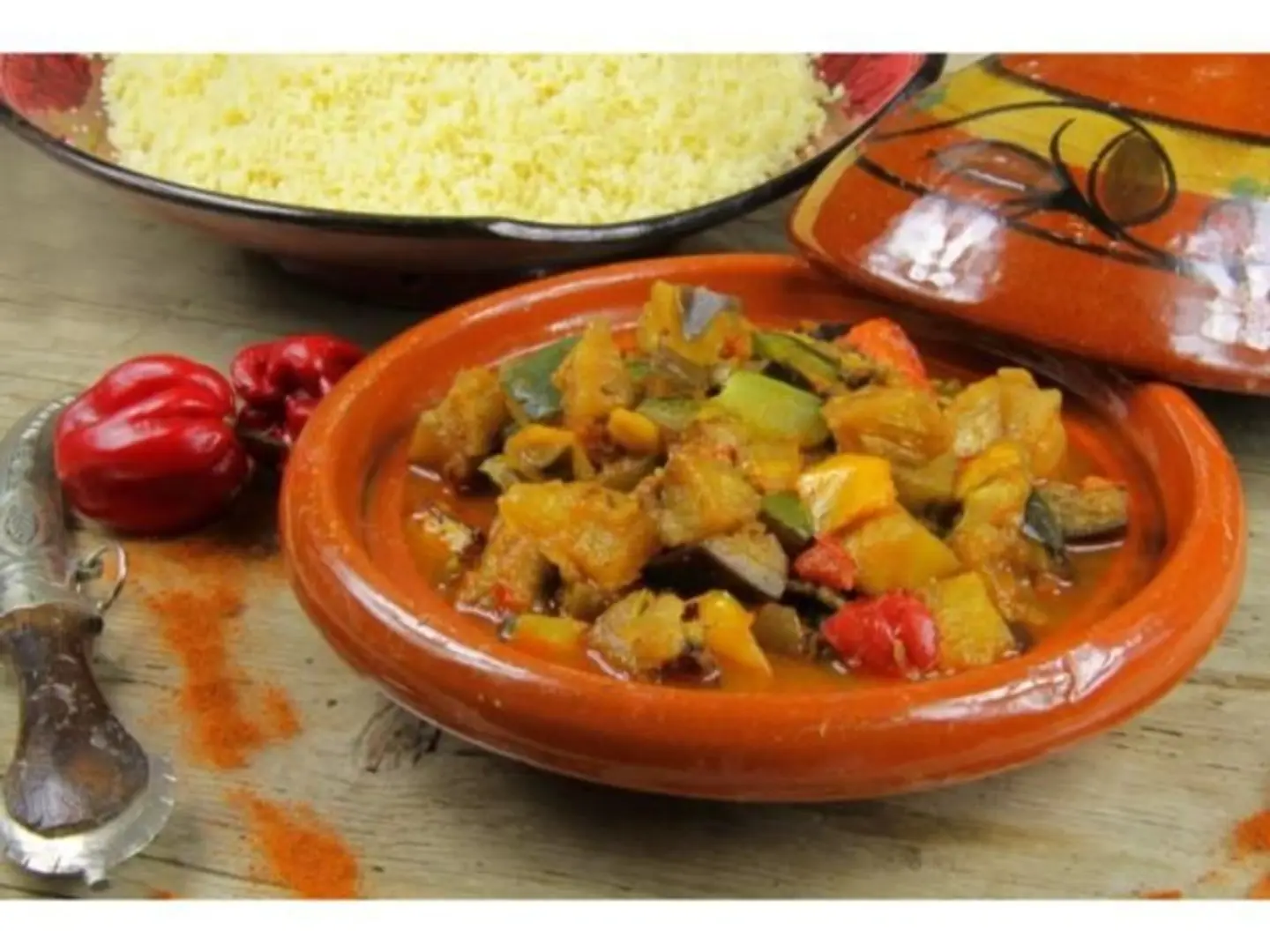 طاجن خضار سادة كبير