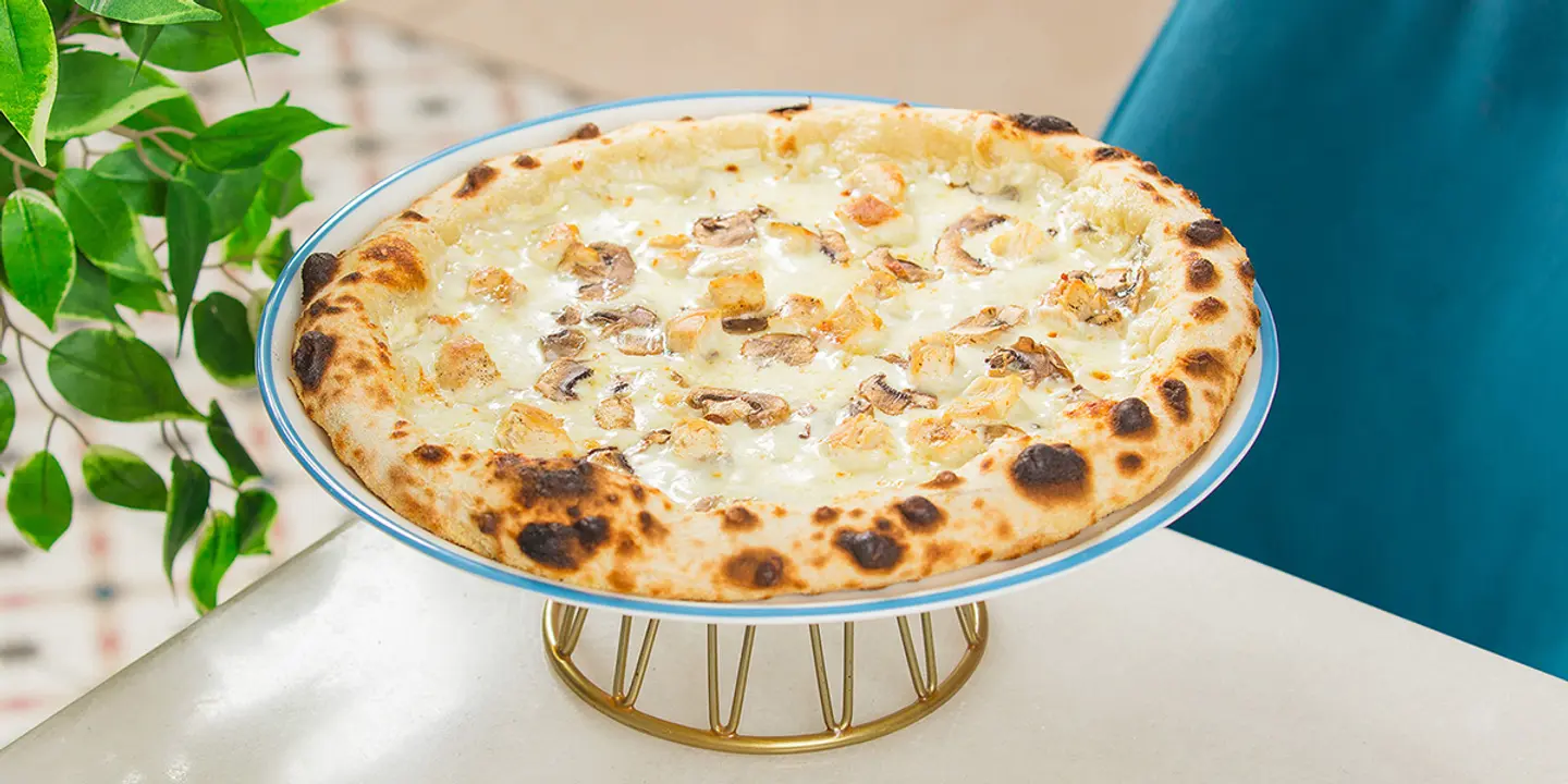 Mushroom Chicken Pizza