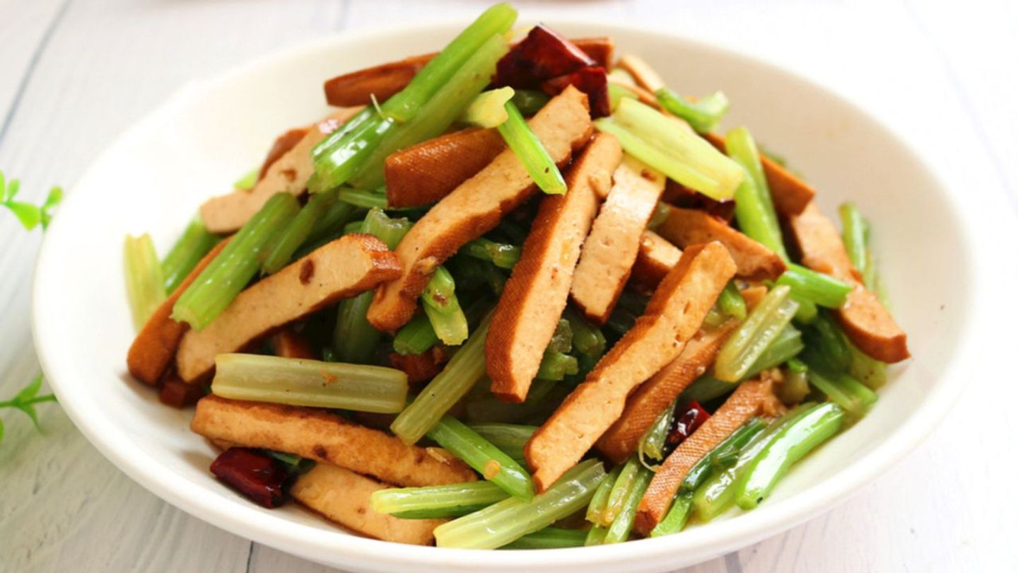 Stir Fried Celery With Smoked Tofu