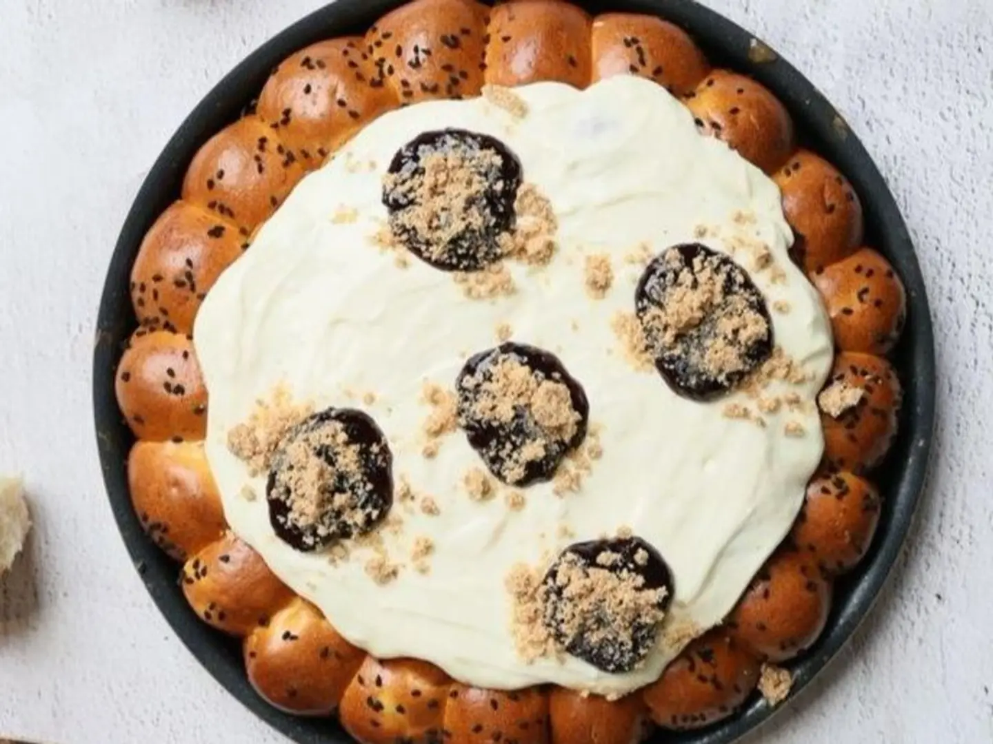 Large Honeycomb Cheese Cupcake