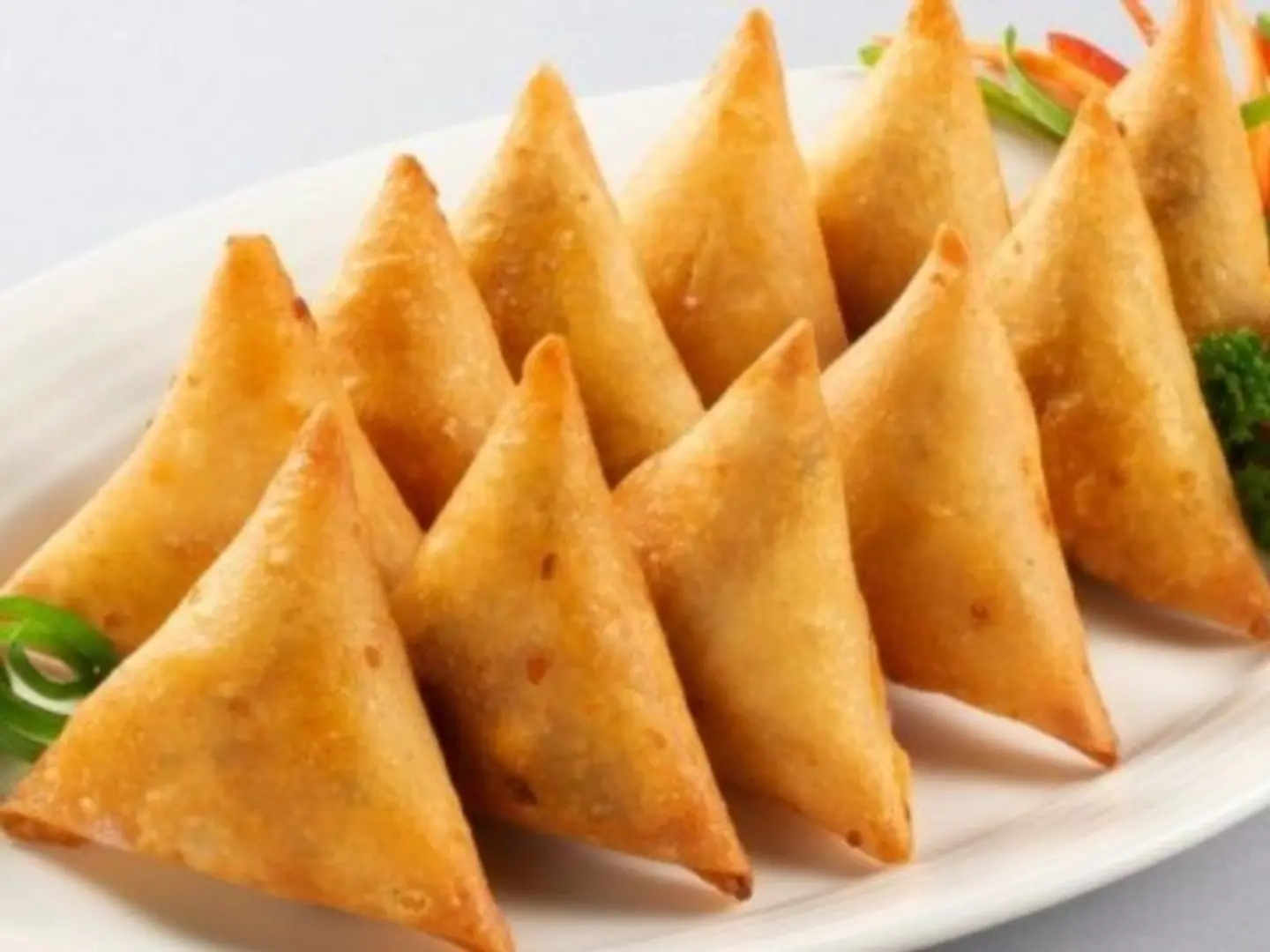 Large Chicken Samosa
