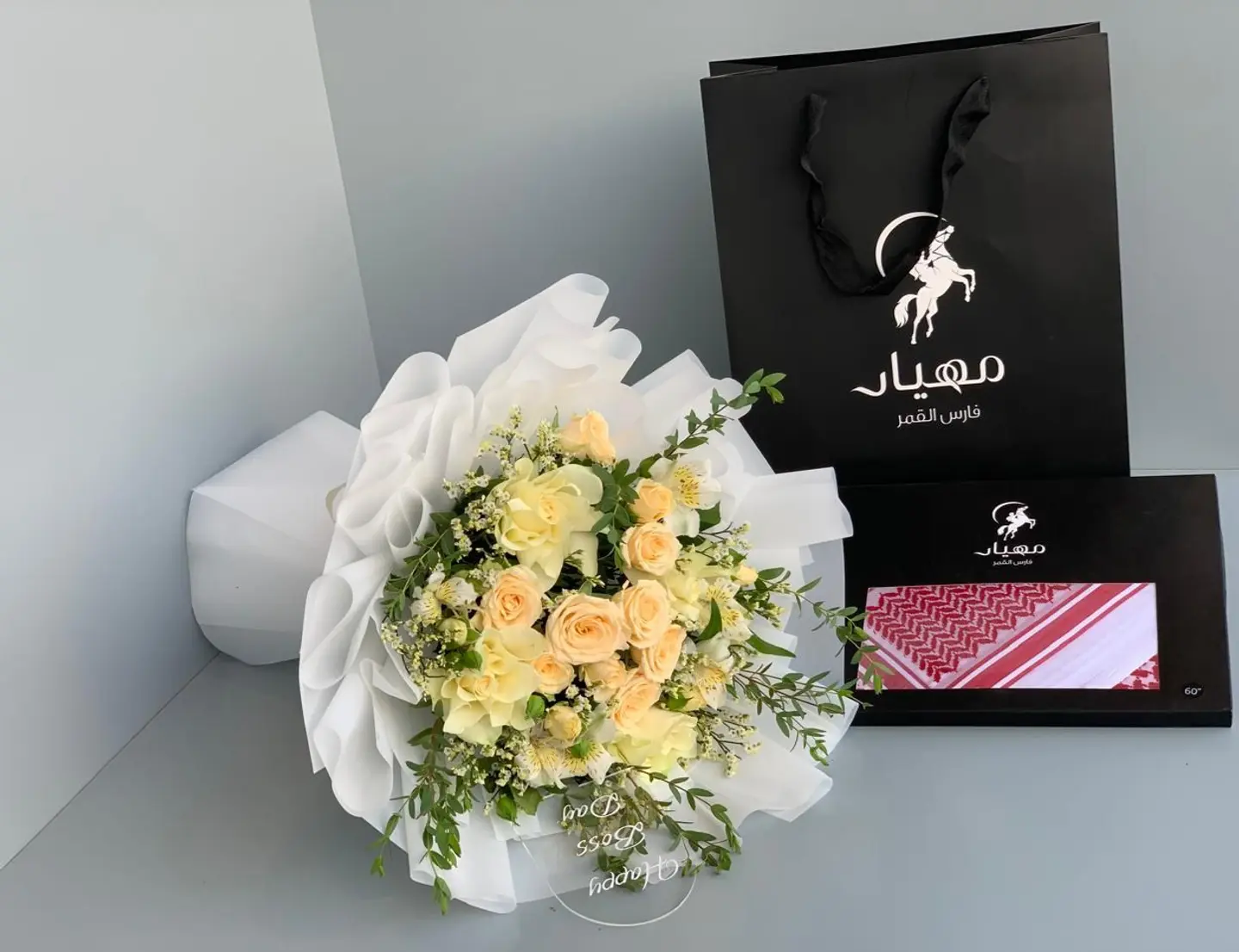 Boss Day Gift — Red Shemagh With Flower Bouquet