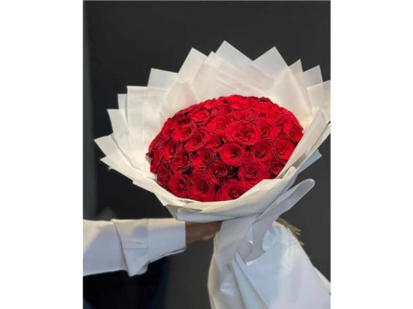 باقة دائريه لون احمر