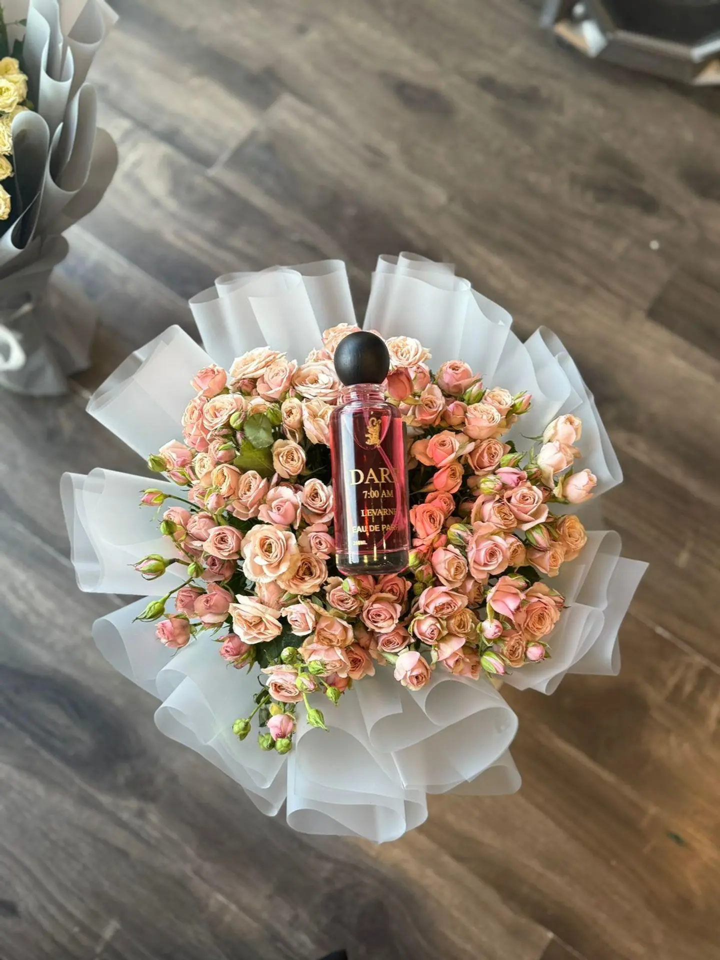 Bouquet With Lavire Perfume