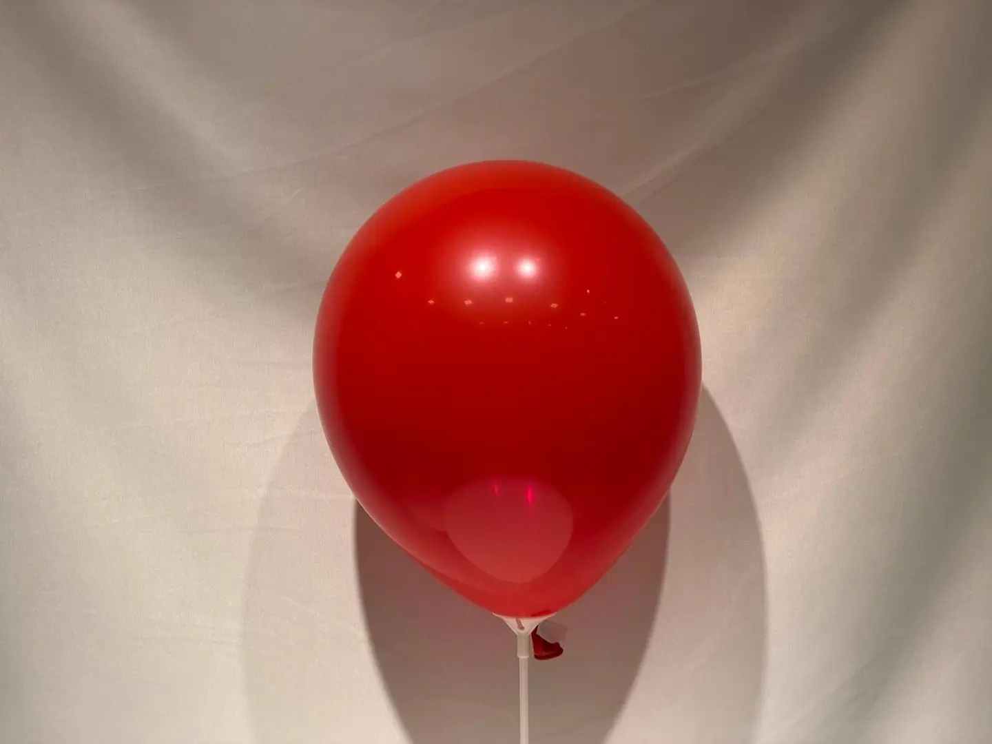 بالون مع غاز الهيليوم