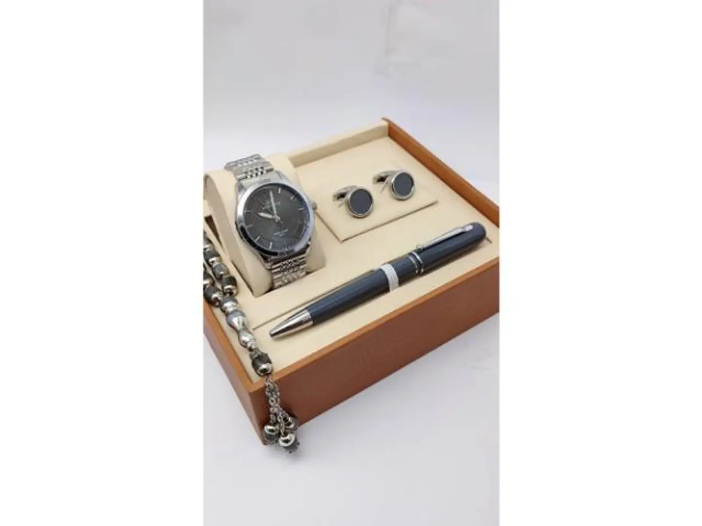 Luxury Men's Gift Set A Symbol Of Heritage And Excellence13