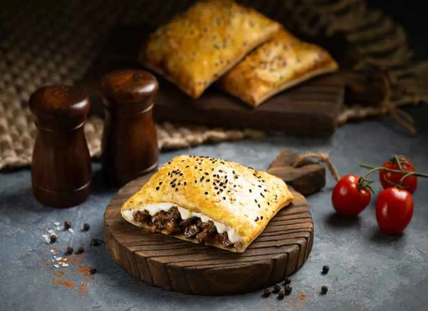 كبدة غنم طرية بالجبنة - مع جبن