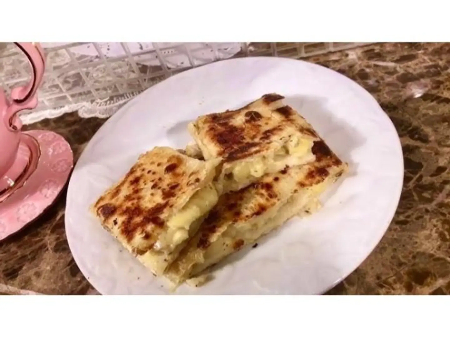 مطبق حلو جبنة مع موز
