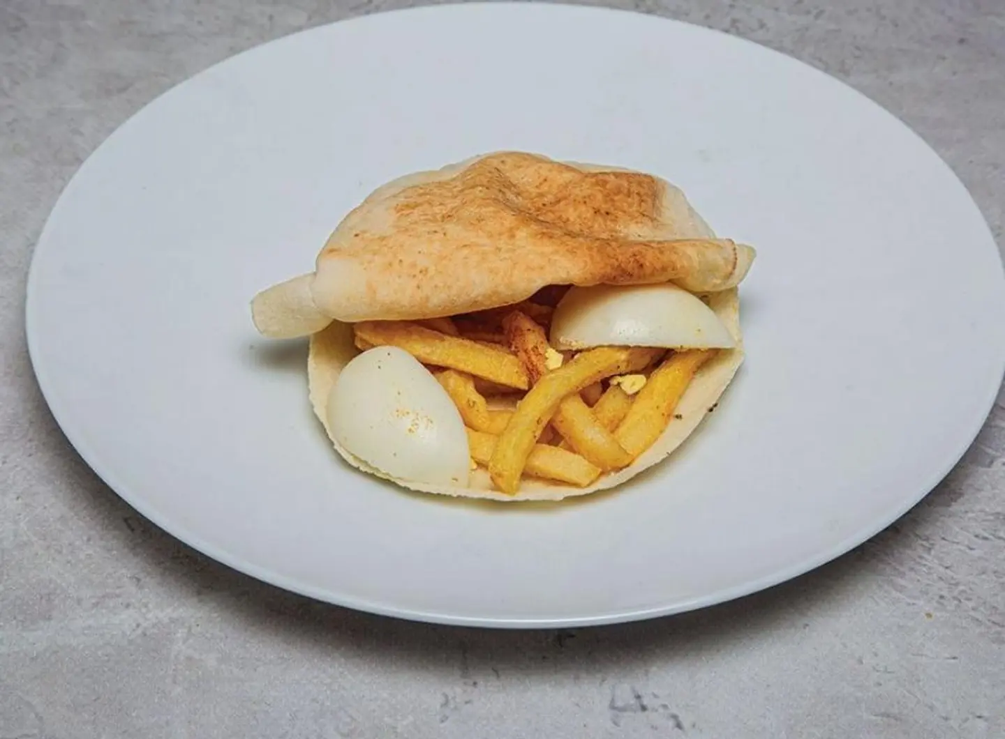 ساندوتش بطاطس بالبيض