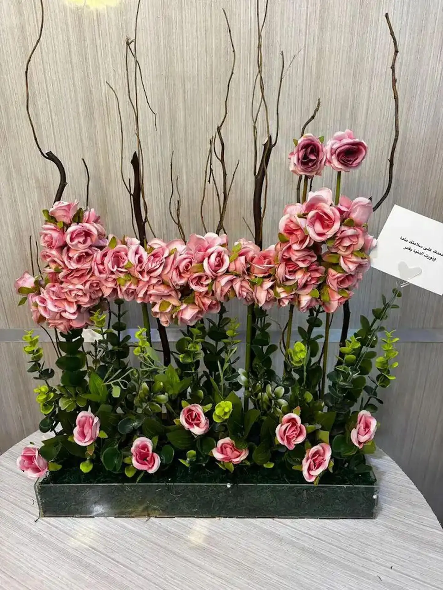 اسمك على اكريلك بالورد الصناعي بيبي جوري