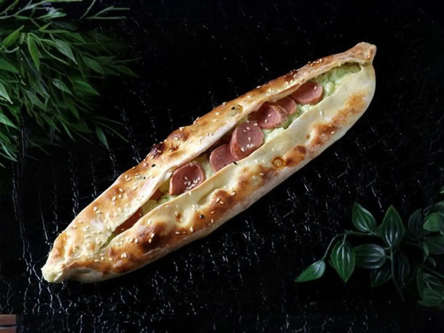 Pie Mozzarella Cheese With Sausage