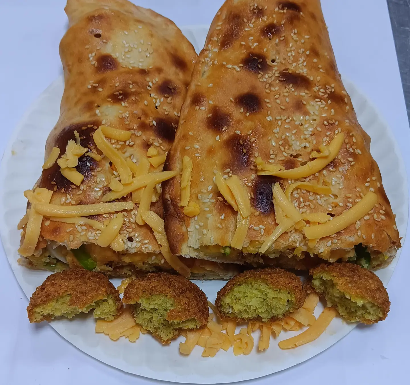 فطائر فلافل بالجبن الشيدر