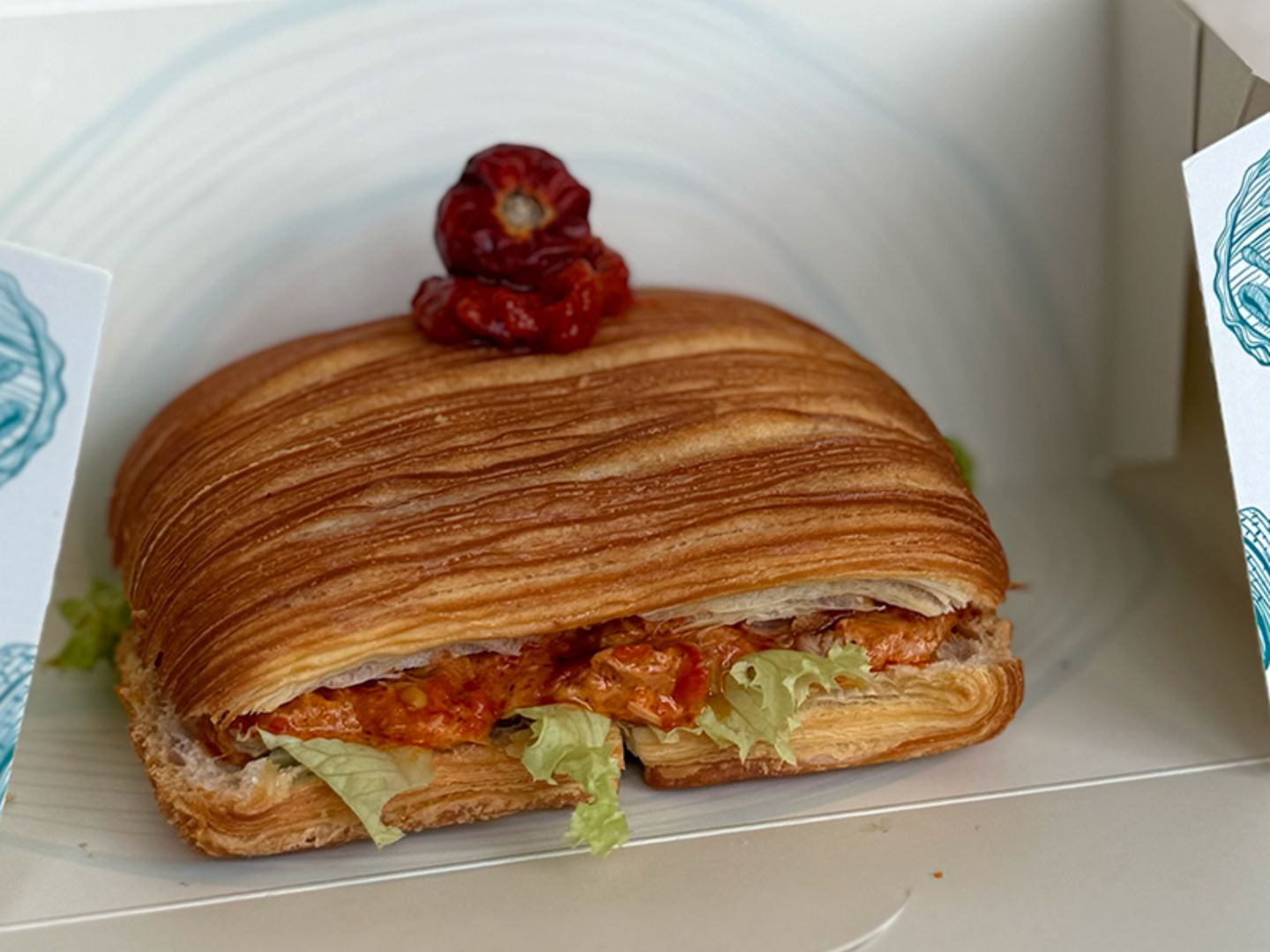 Chilli Tuna Pain Suisse