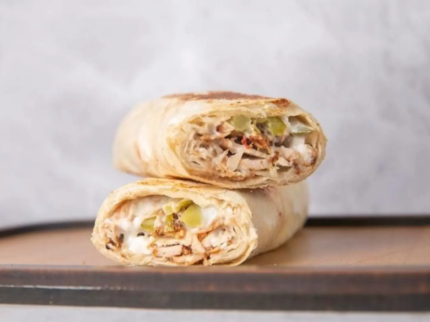 ساندوتش شاورما دجاج طازج كبير