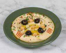 حمص سادة مع خبز بيتا
