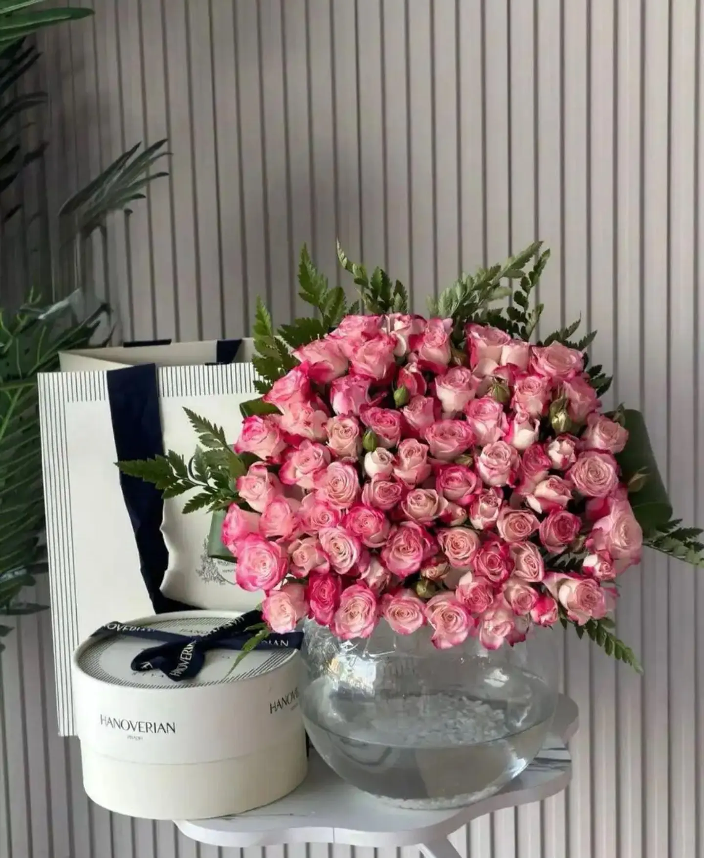 حلا هنوفريان مع فازه ورد ١